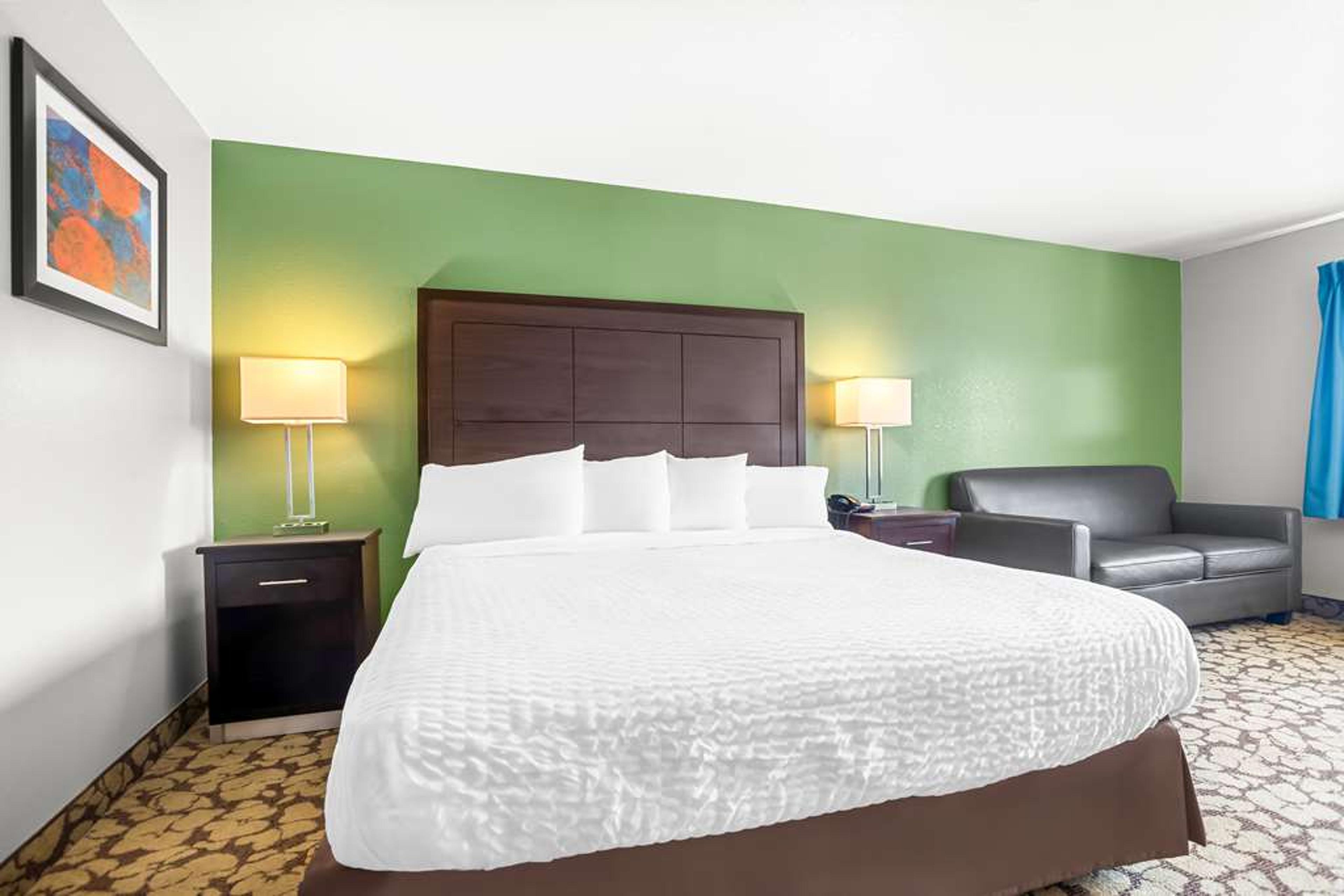 SureStay Plus by Best Western Bettendorf
