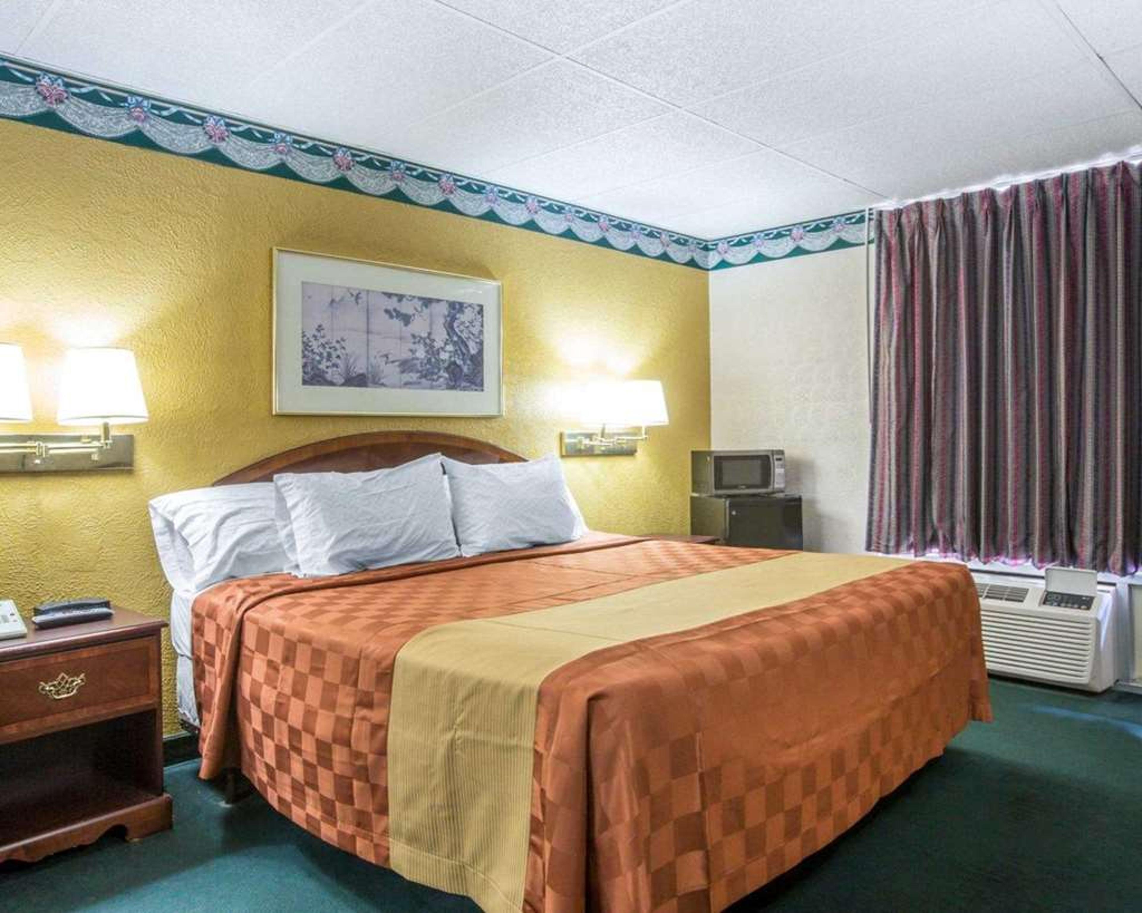 RODEWAY INN GADSDEN 1-59 EXIT 183