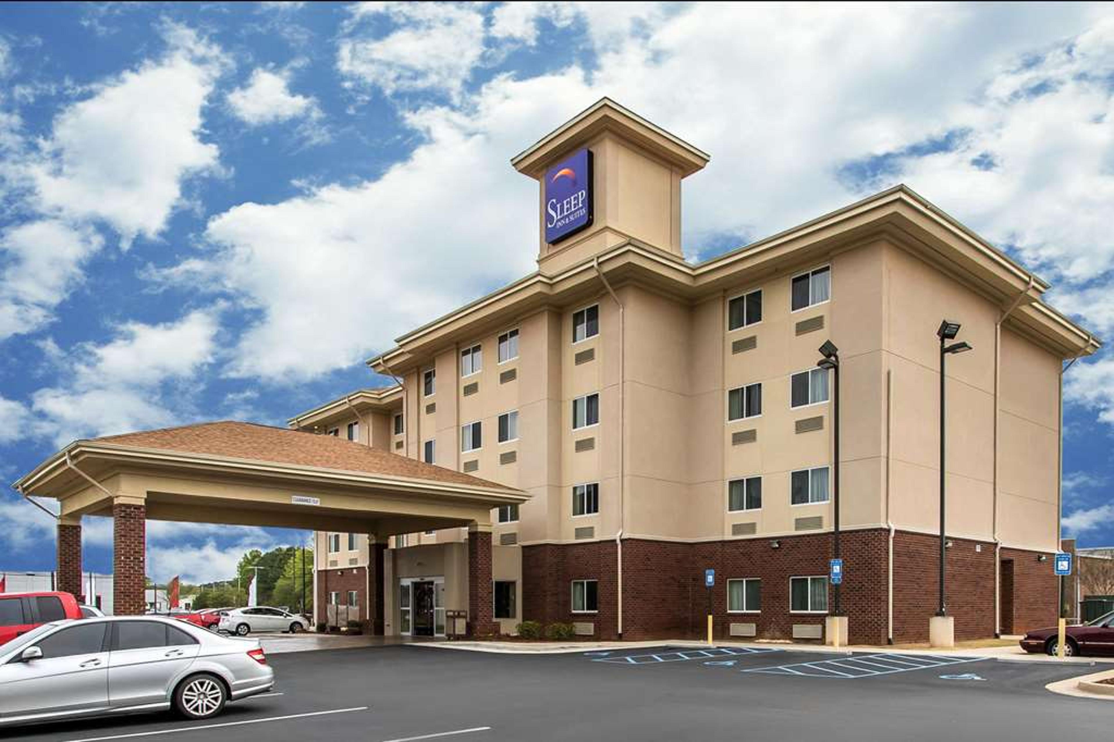 SLEEP INN AND SUITES HUNTSVILLE NEA