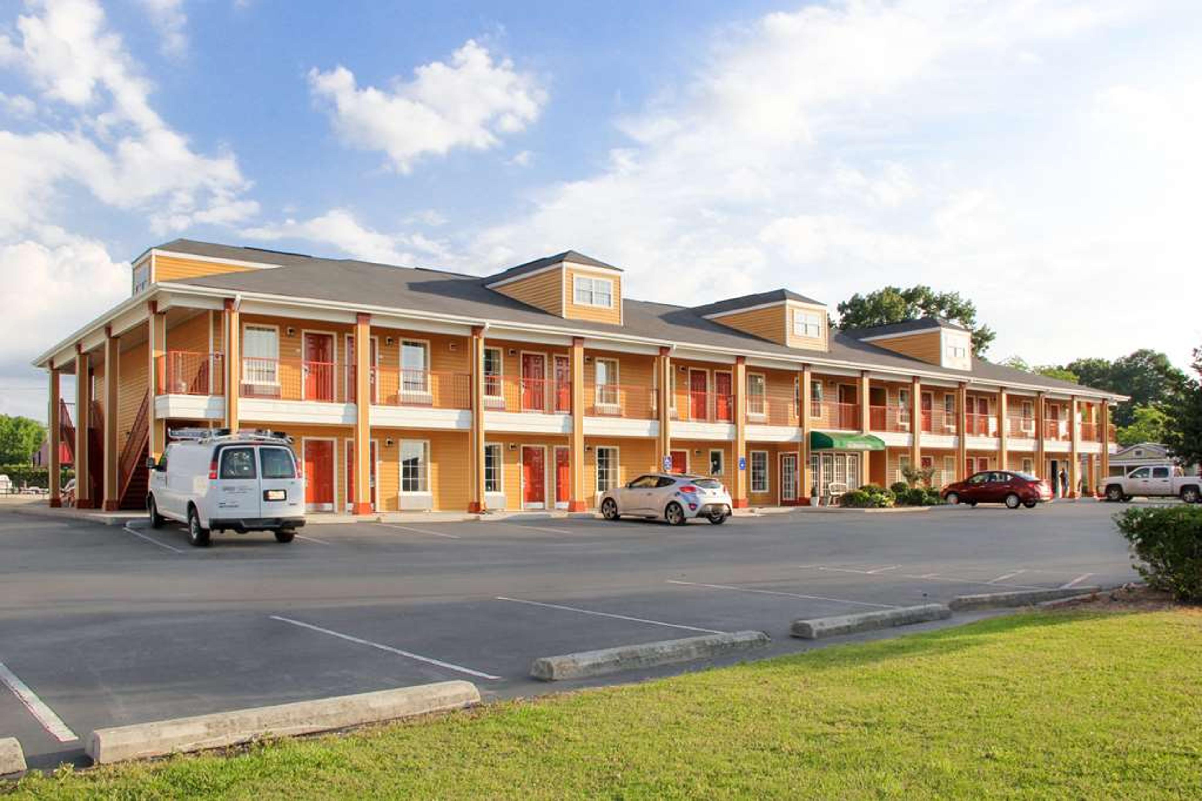 QUALITY INN ALBERTVILLE US 431