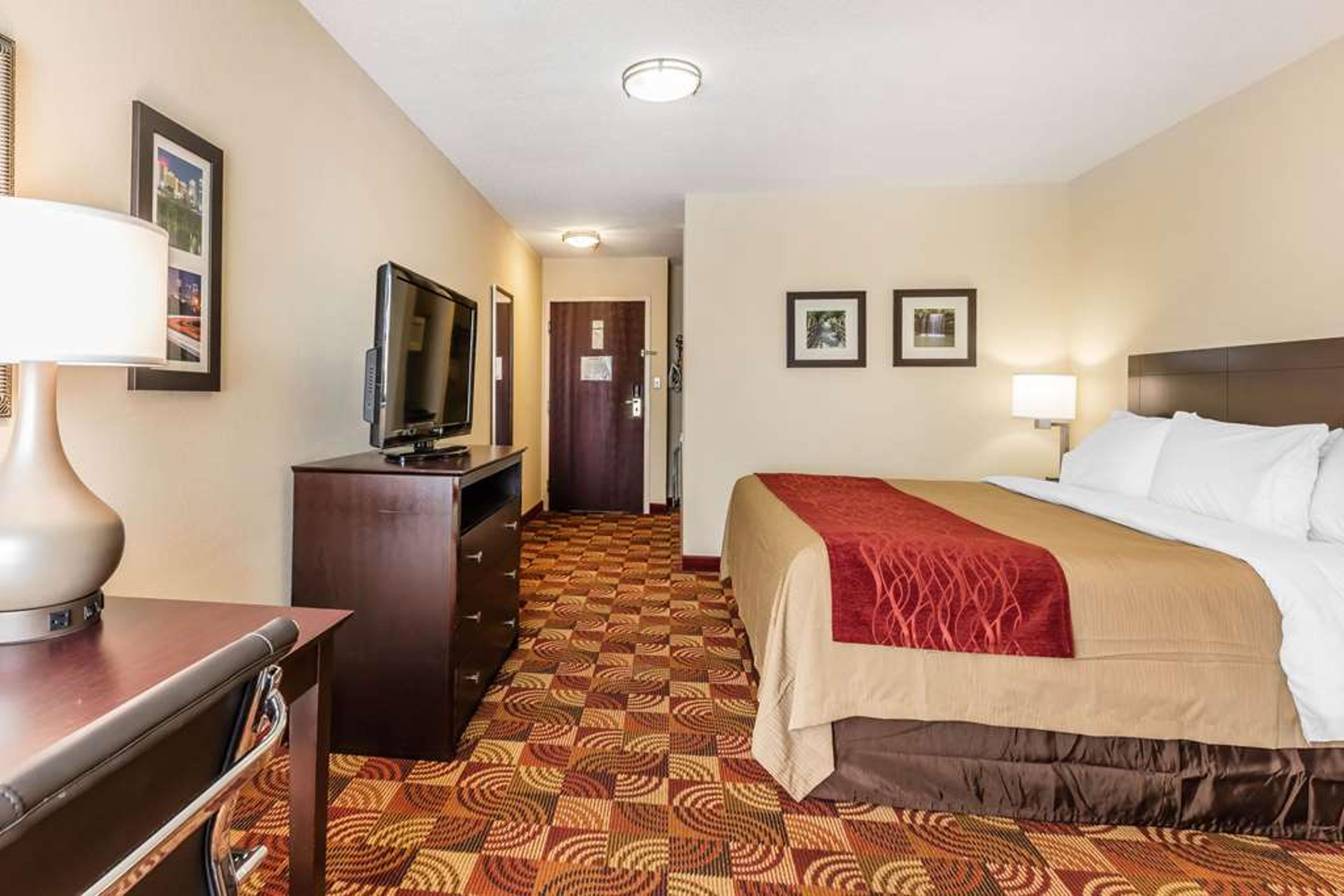 COMFORT INN AND SUITES