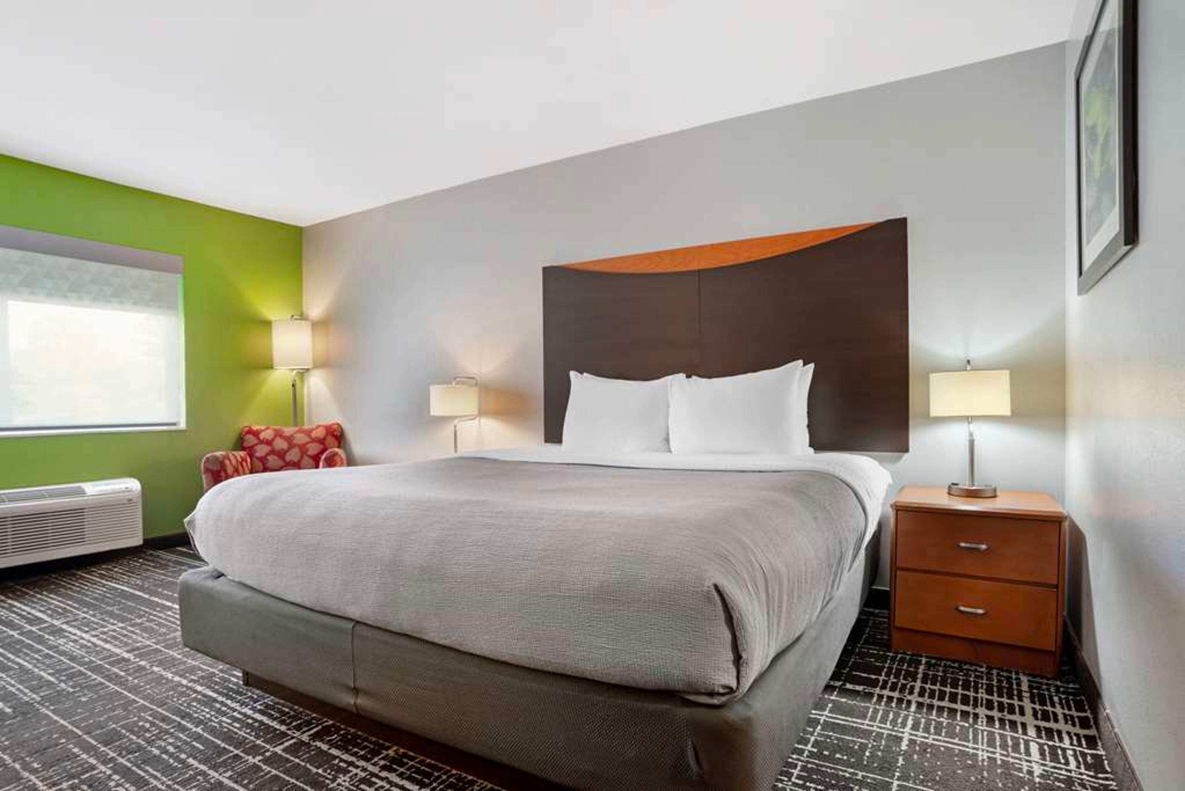 QUALITY INN AND SUITES BIRMINGHAM -