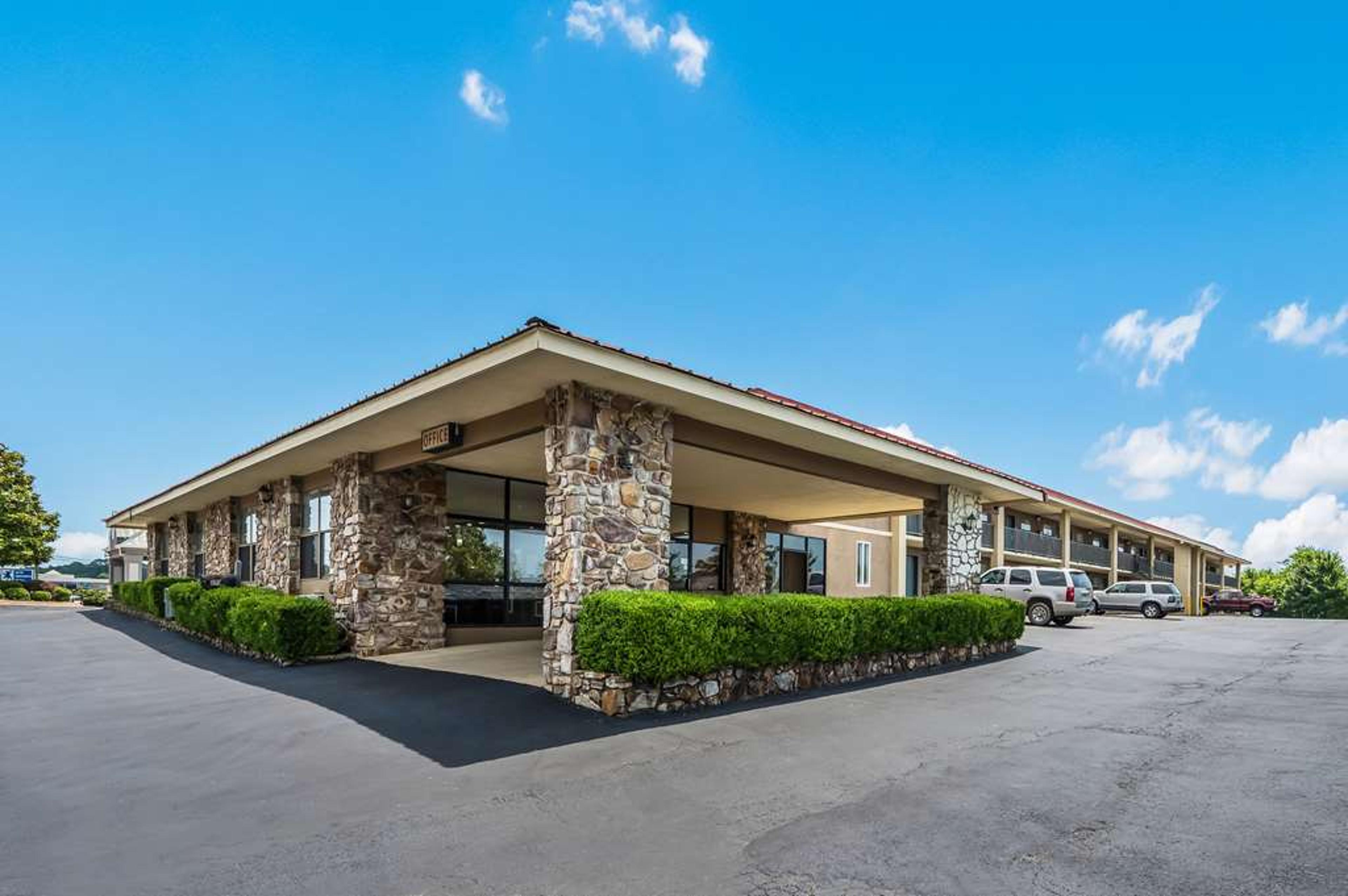 QUALITY INN AND SUITES HOT SPRINGS-