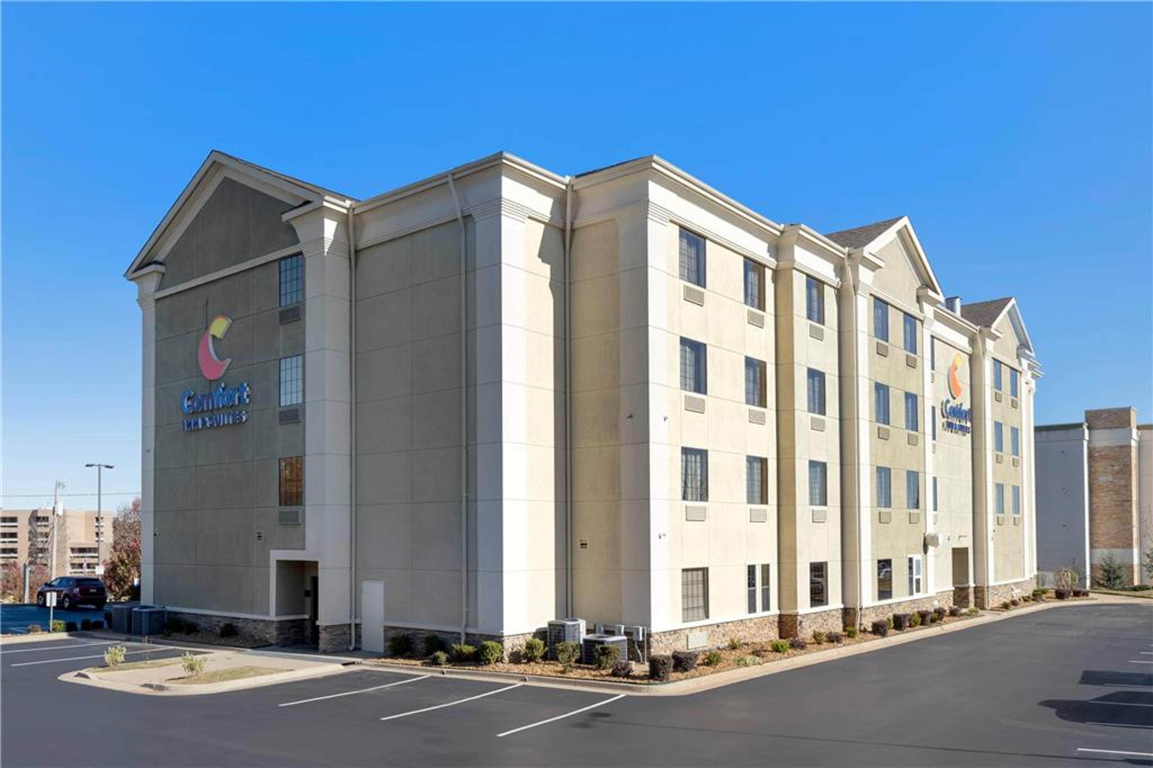 COMFORT INN AND SUITES NORTH LITTLE