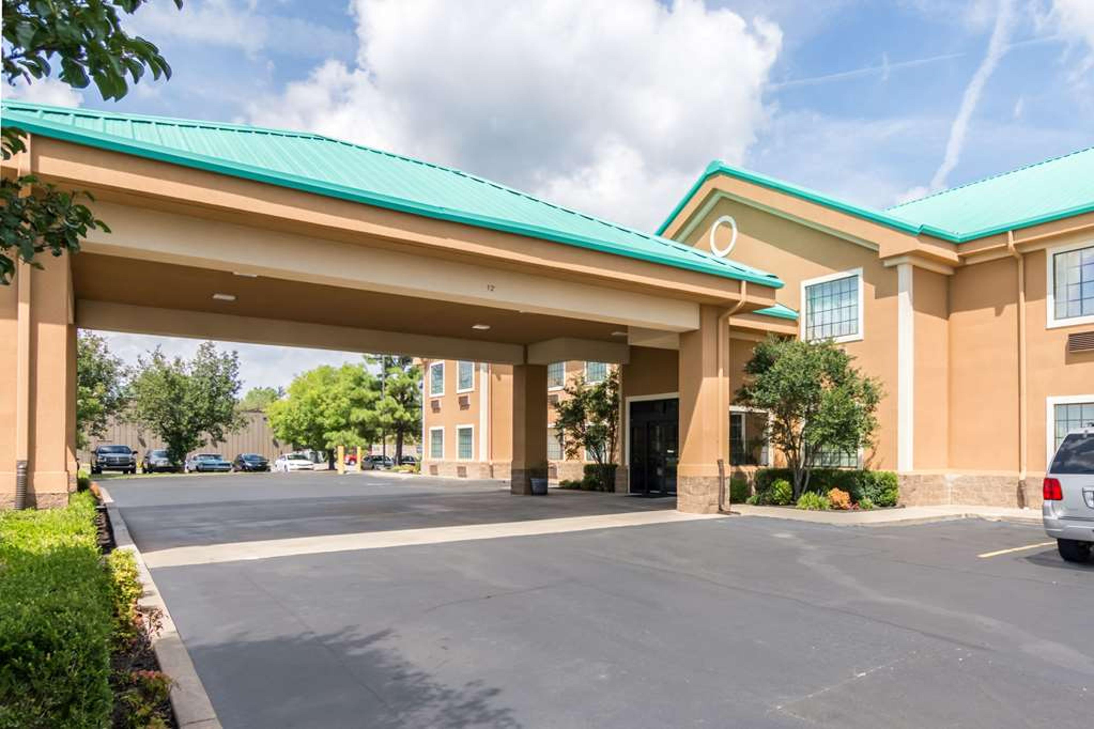 QUALITY INN AND SUITES ALMA - FORT