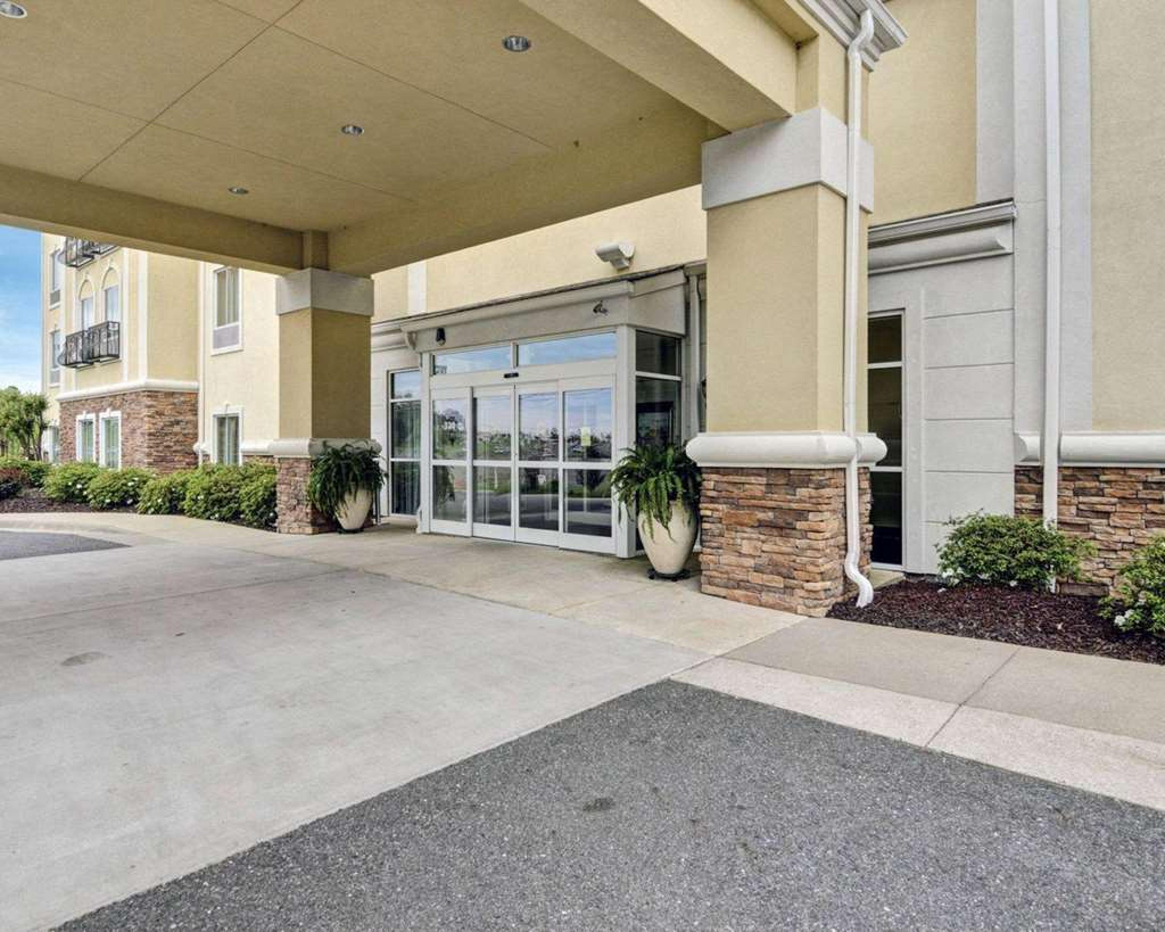 COMFORT SUITES HOT SPRINGS