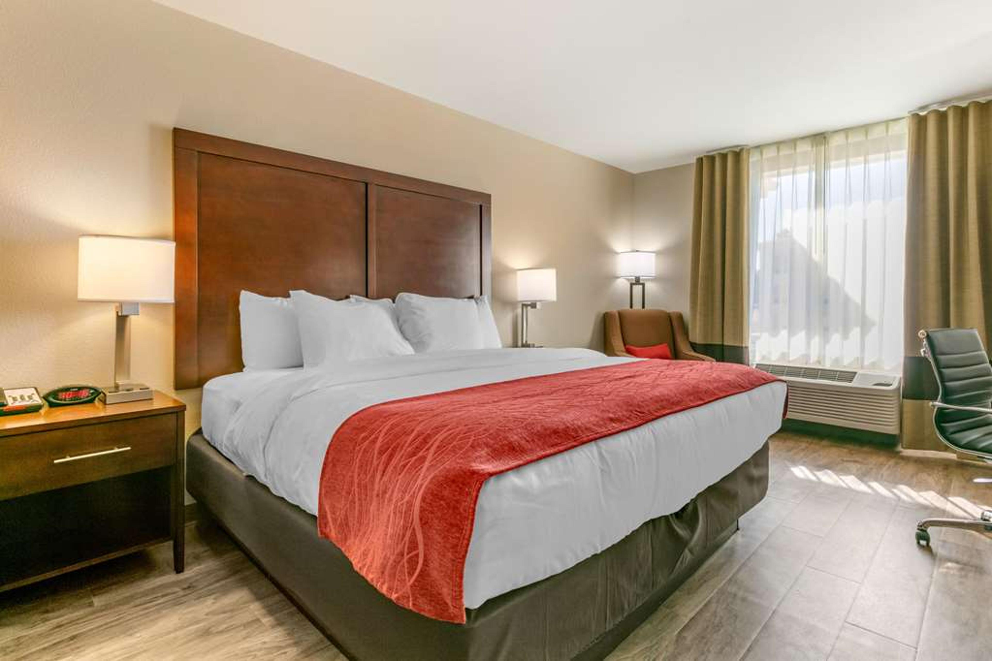 COMFORT INN AND SUITES VAN BUREN-FT