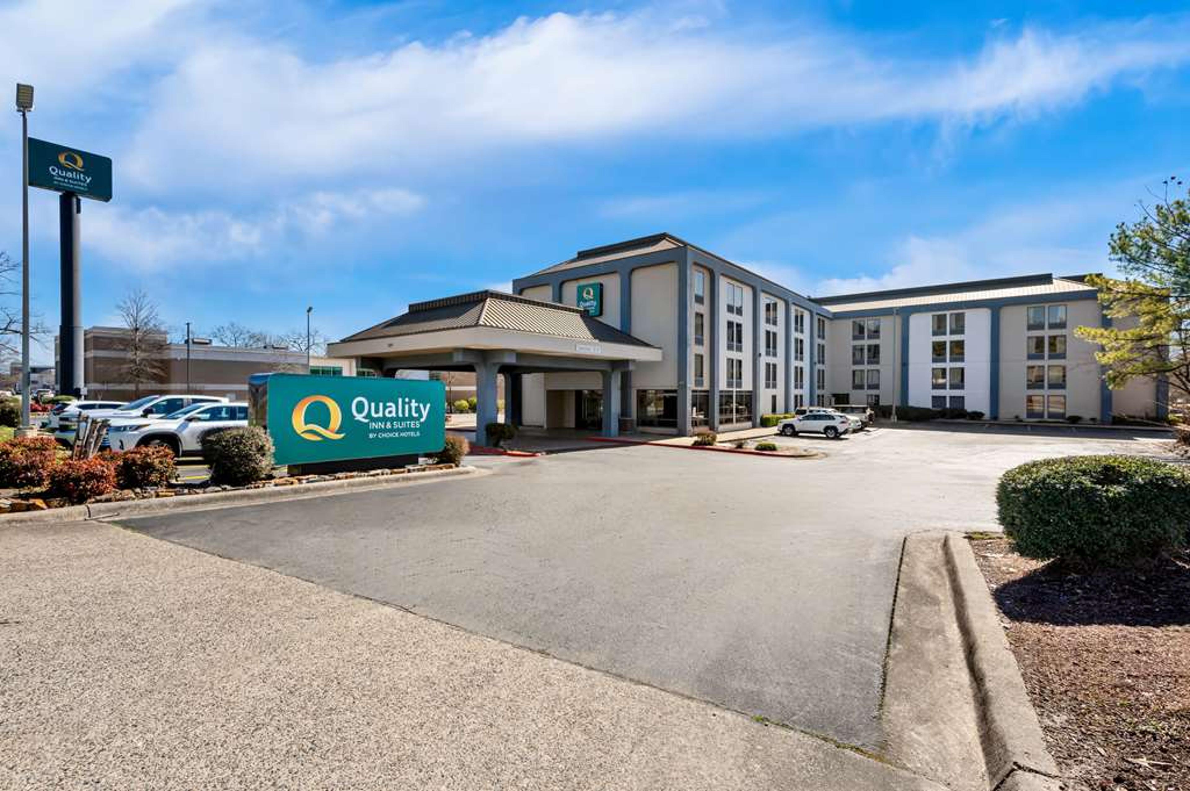 QUALITY INN AND SUITES NORTH LITTLE