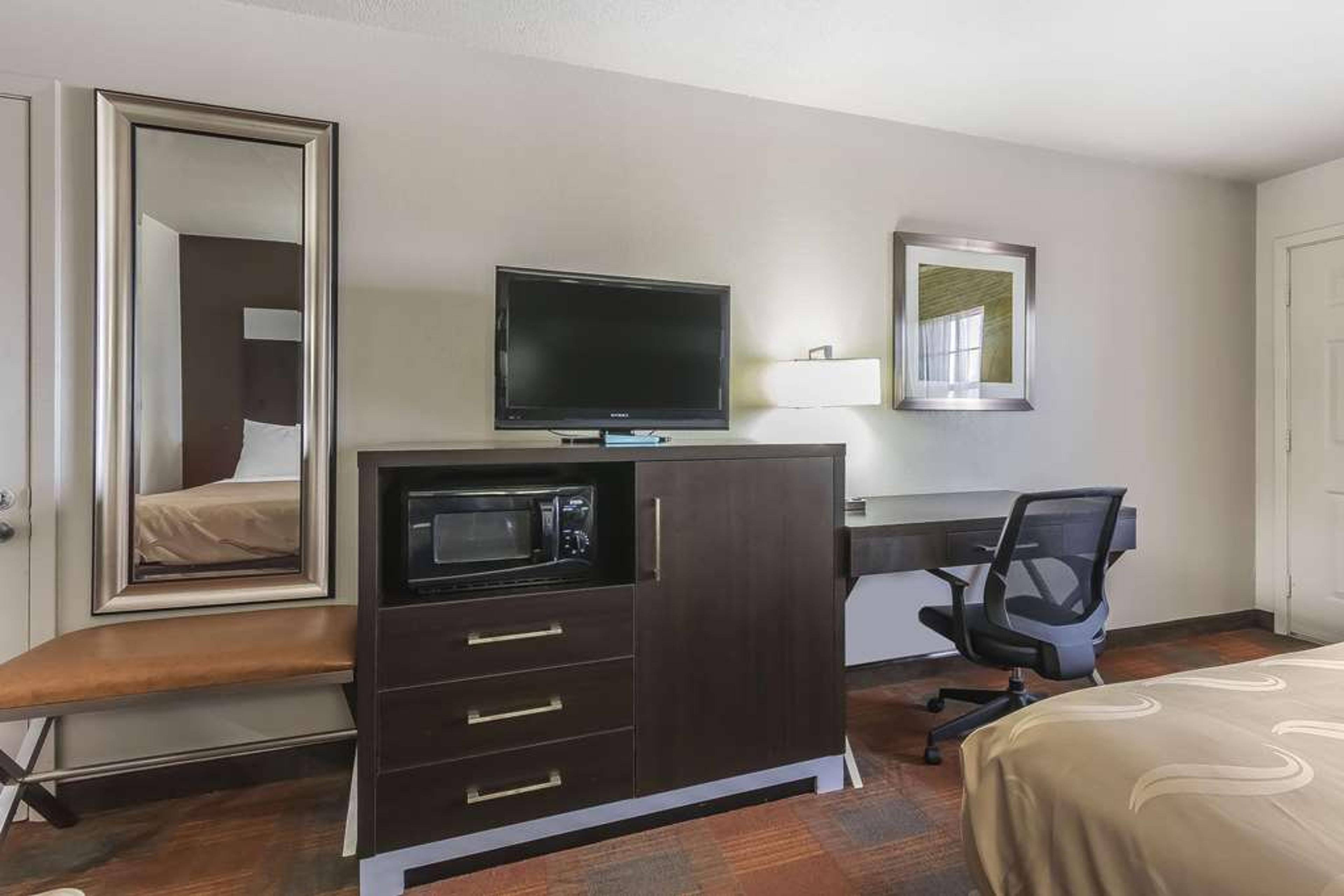QUALITY INN AND SUITES STUTTGA
