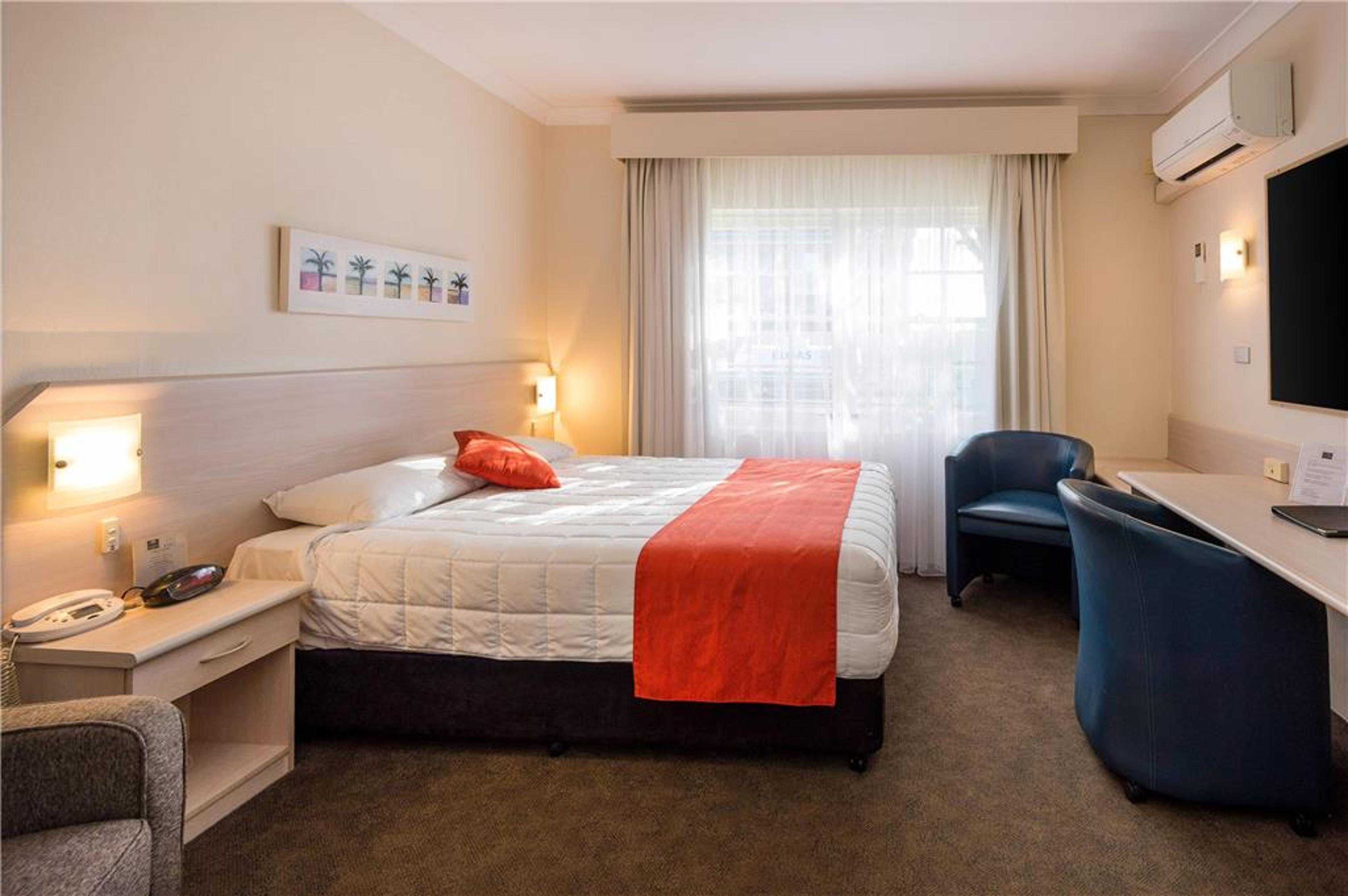 COMFORT INN ALL SEASONS