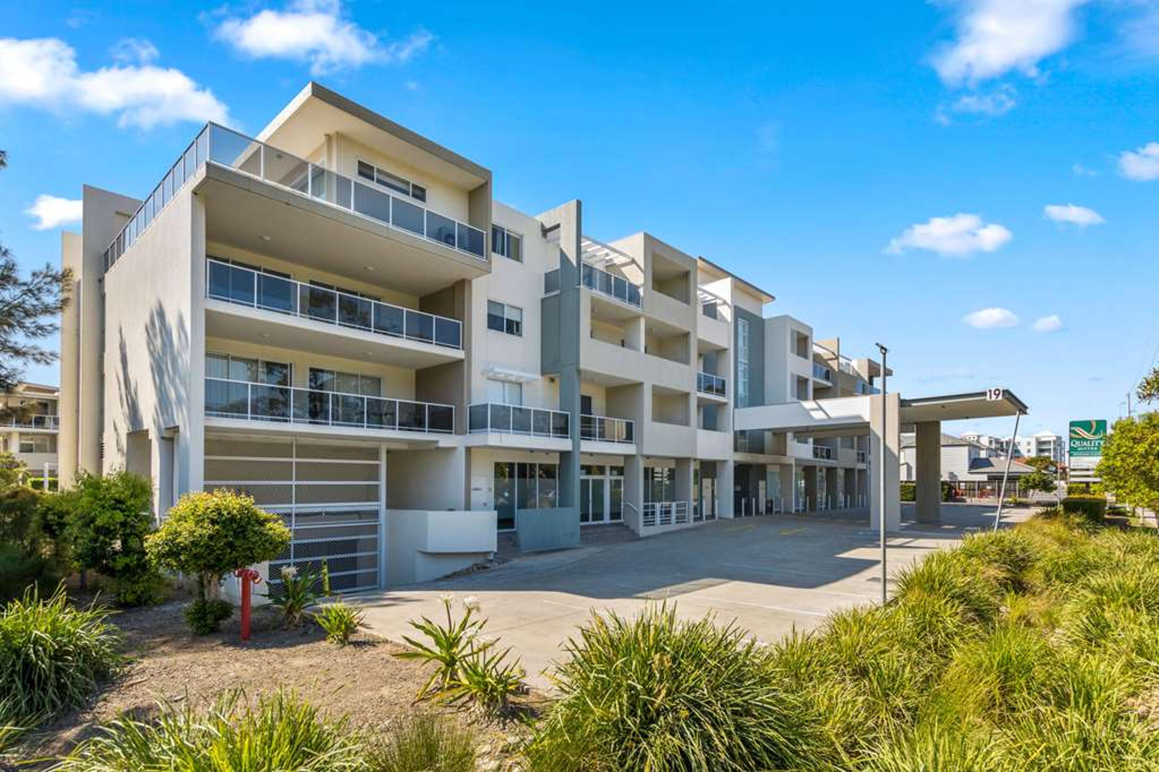 QUALITY SUITES PIONEER SANDS