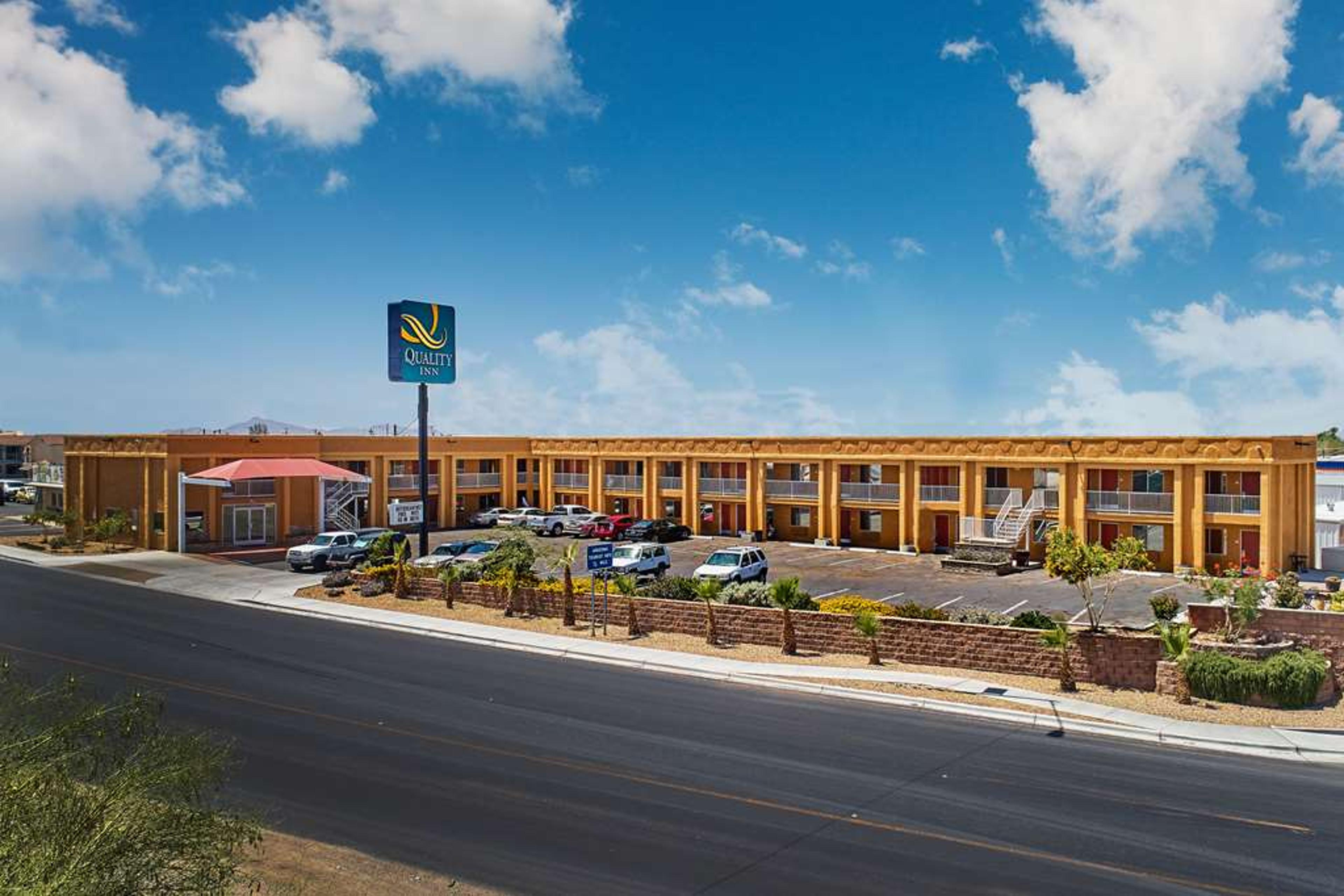 QUALITY INN PARKER