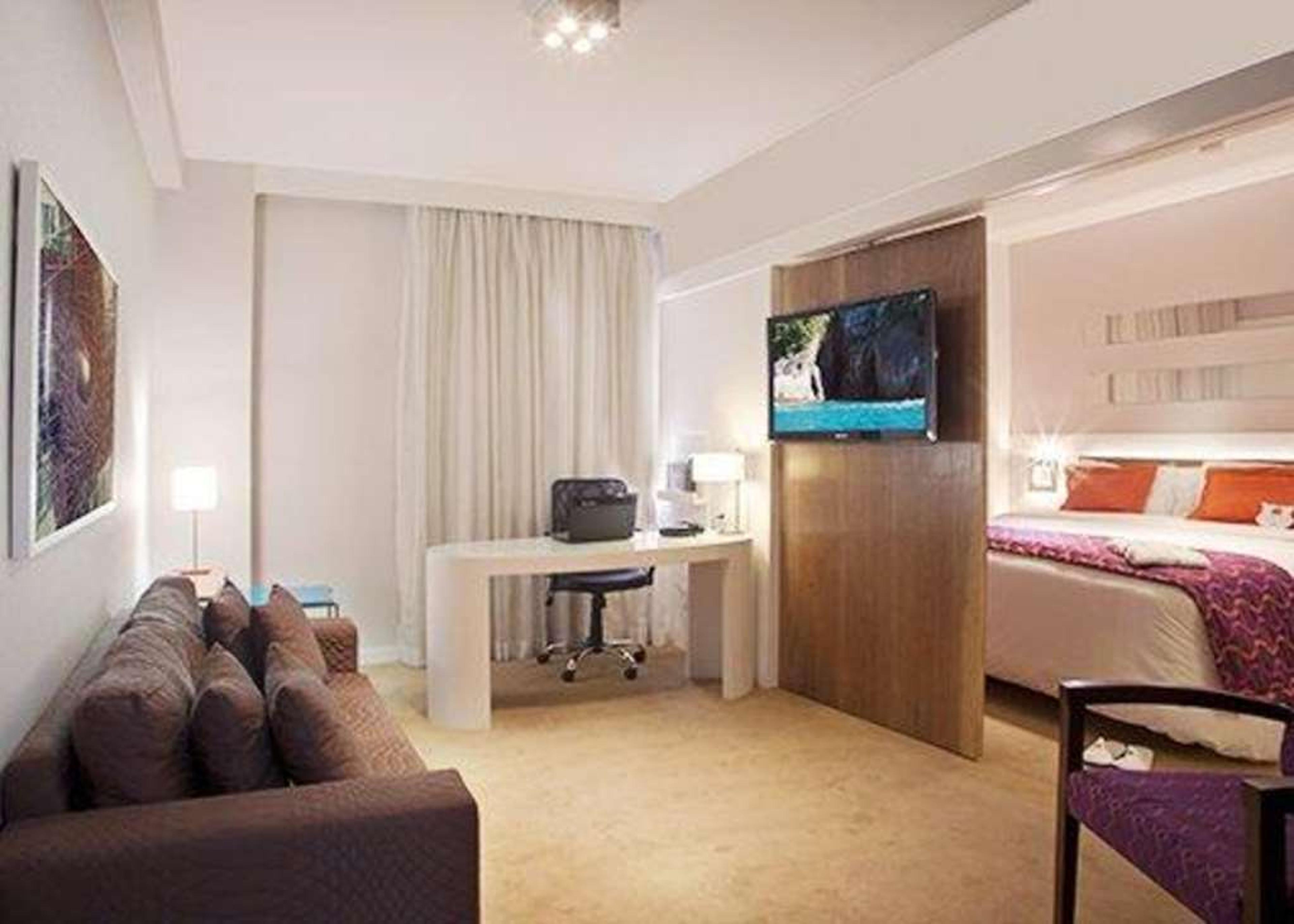 QUALITY SUITES ALPHAVILLE