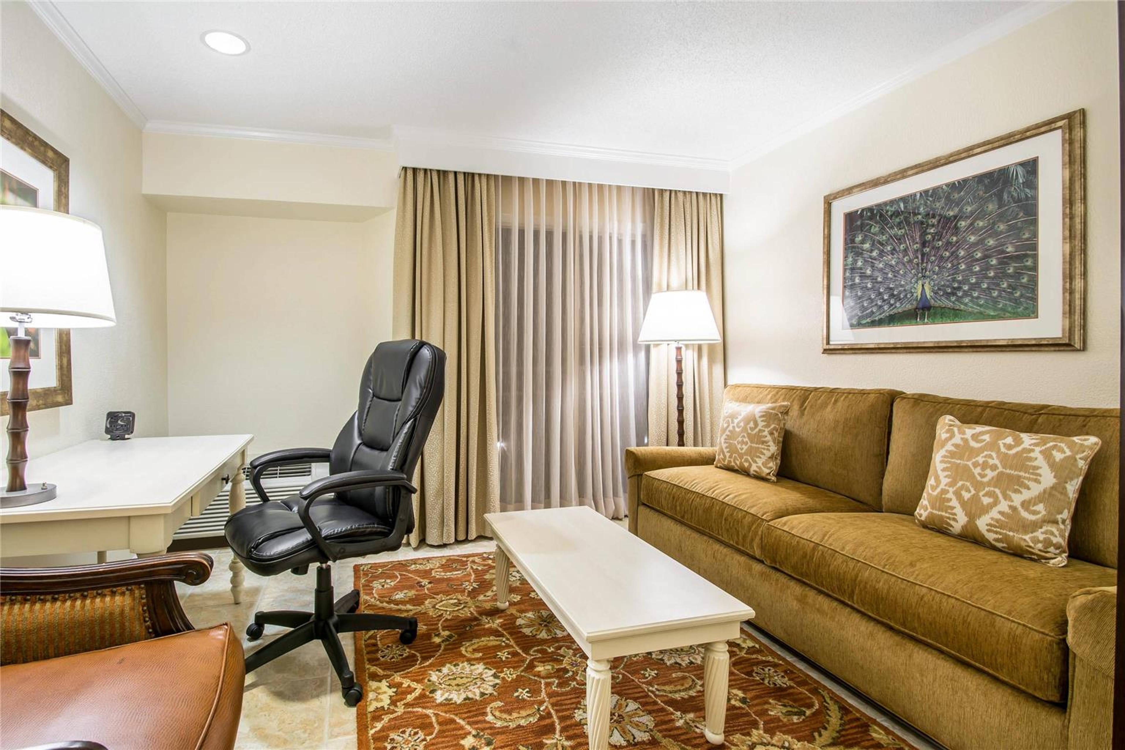 Comfort Suites Paradise Island