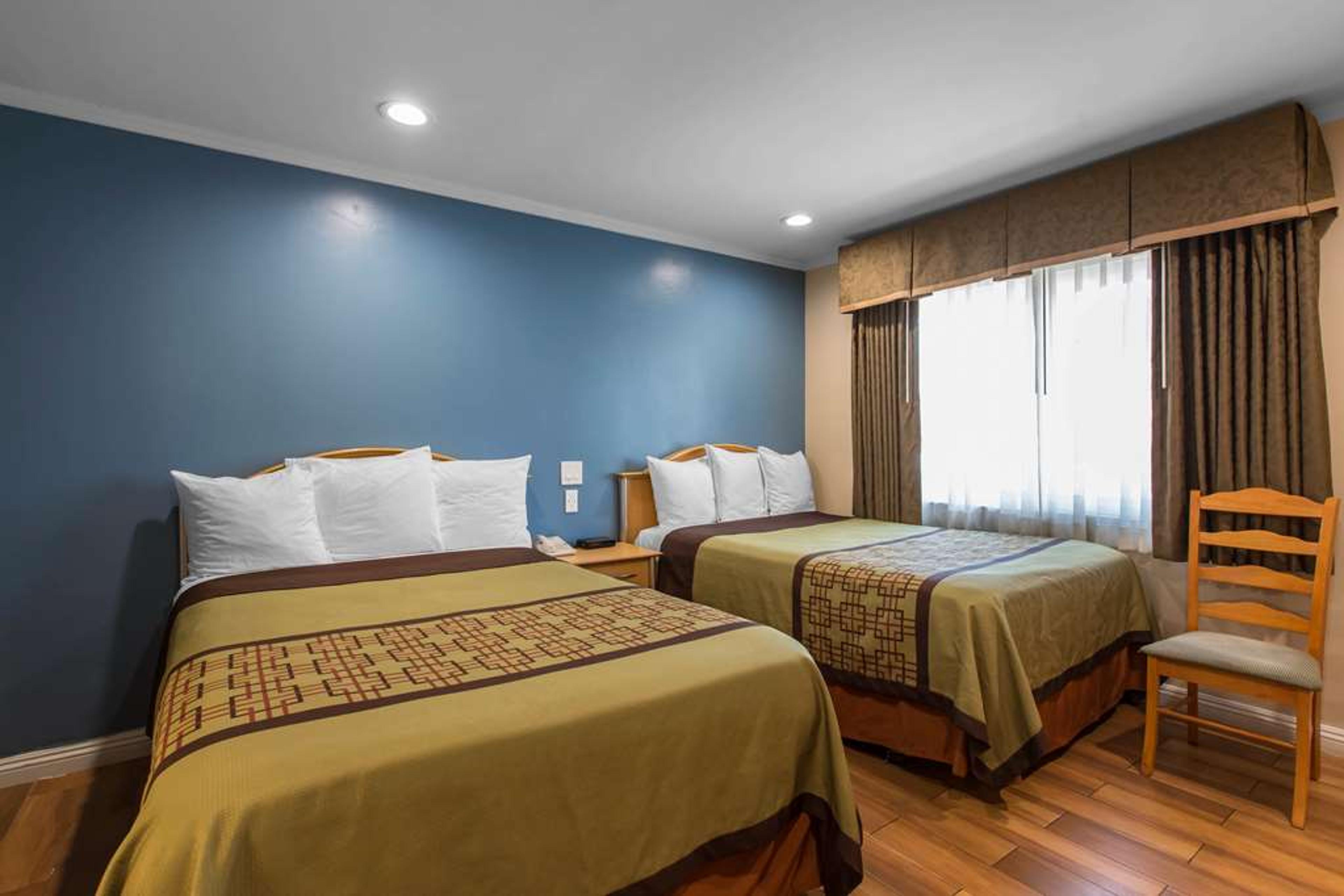 RODEWAY INN ESCONDIDO DOWNTOWN