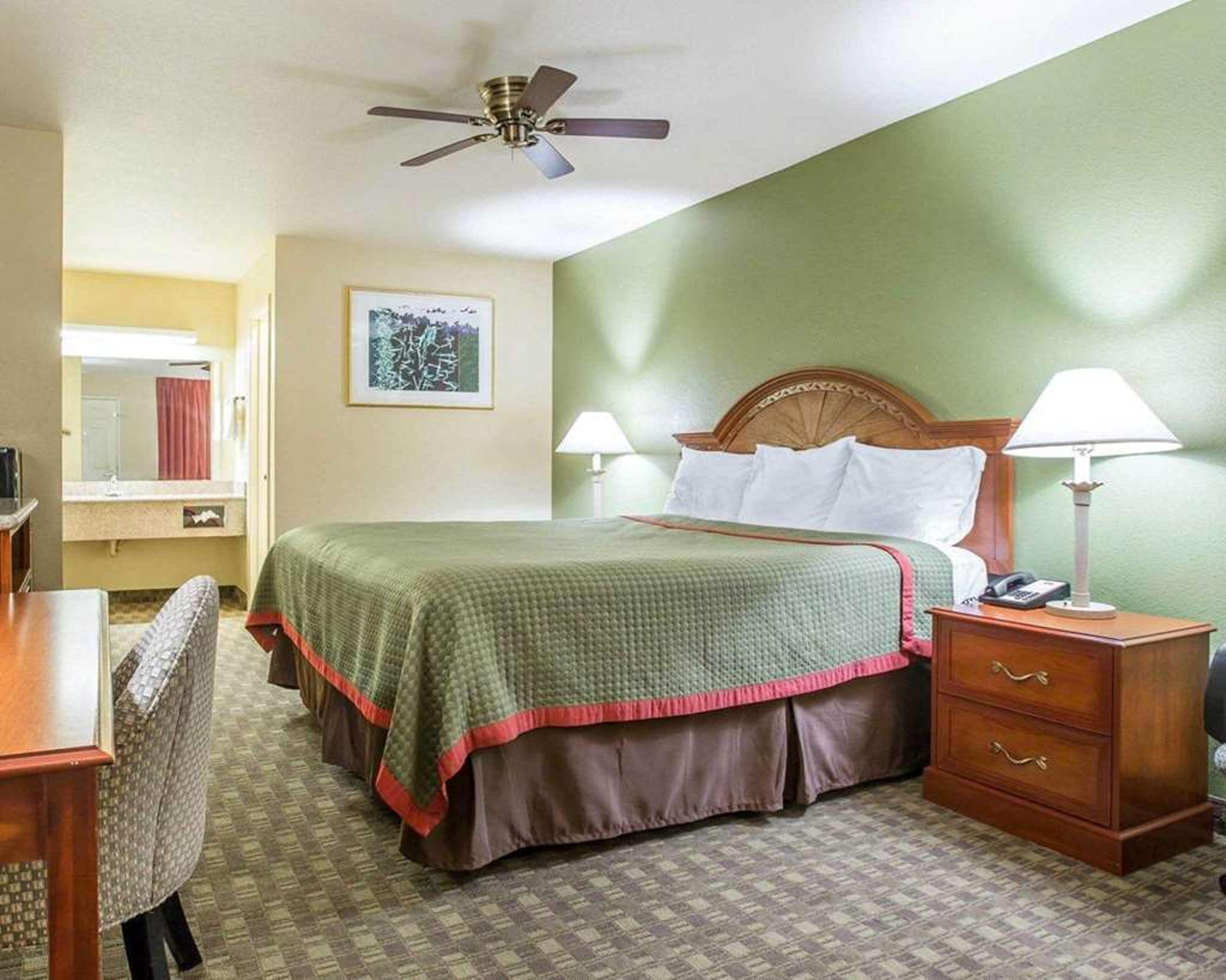 RODEWAY INN DELANO