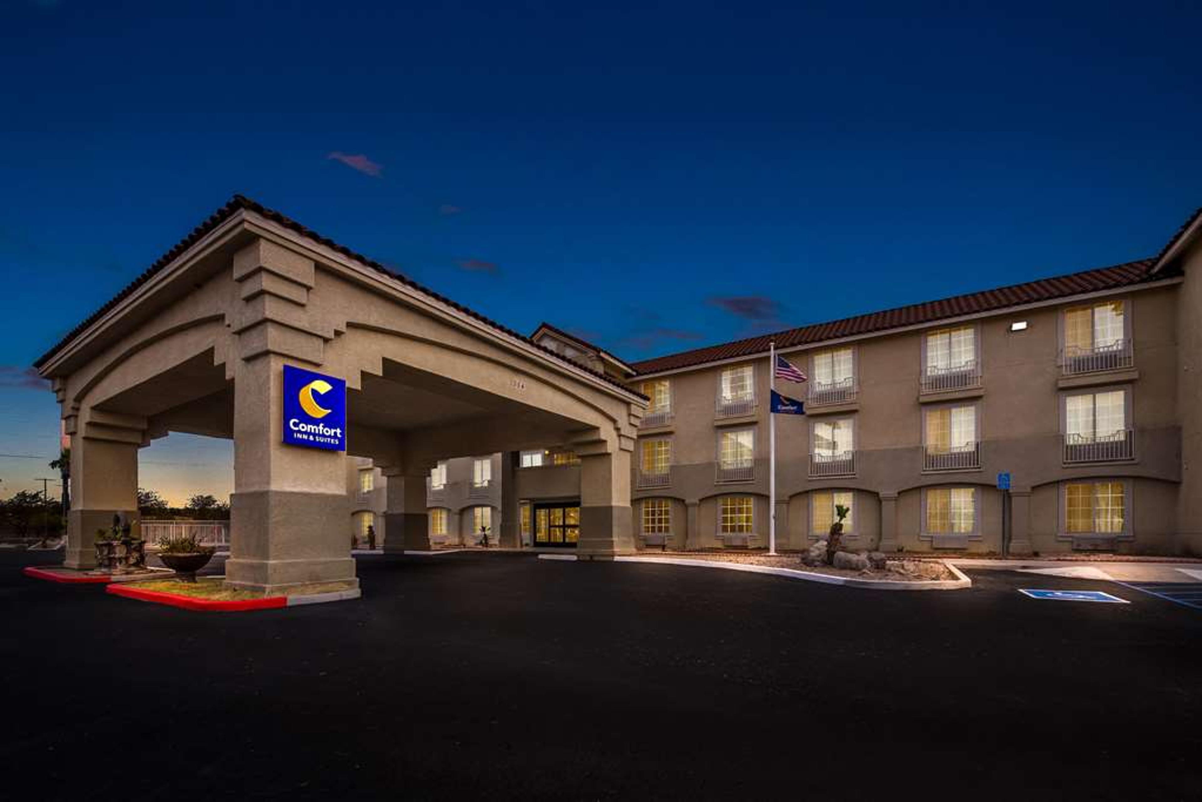 COMFORT INN & SUITES EL CENTRO I-8