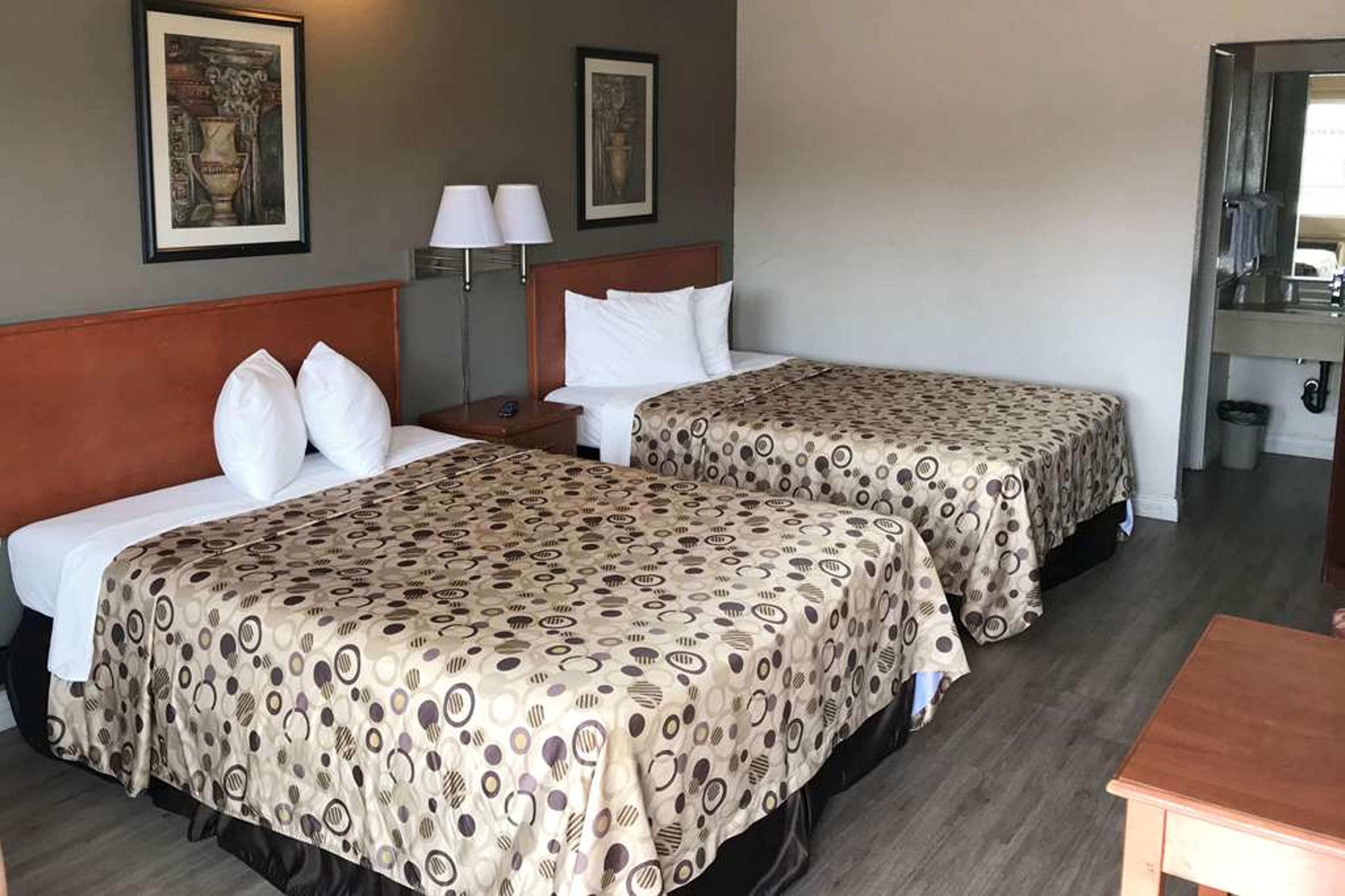 RODEWAY INN ONTARIO MILLS MALL