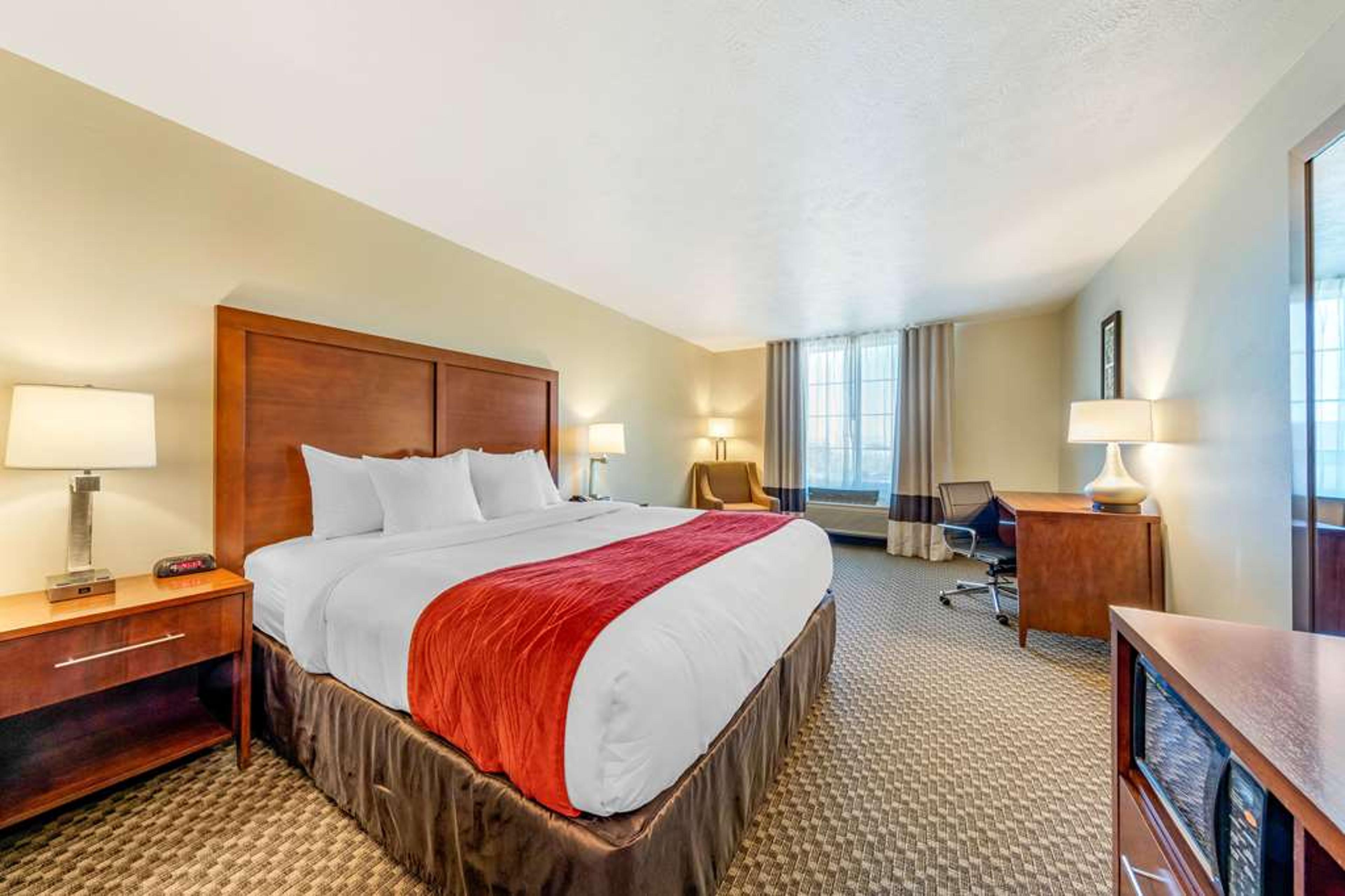 COMFORT INN AND SUITES LANCASTER AN