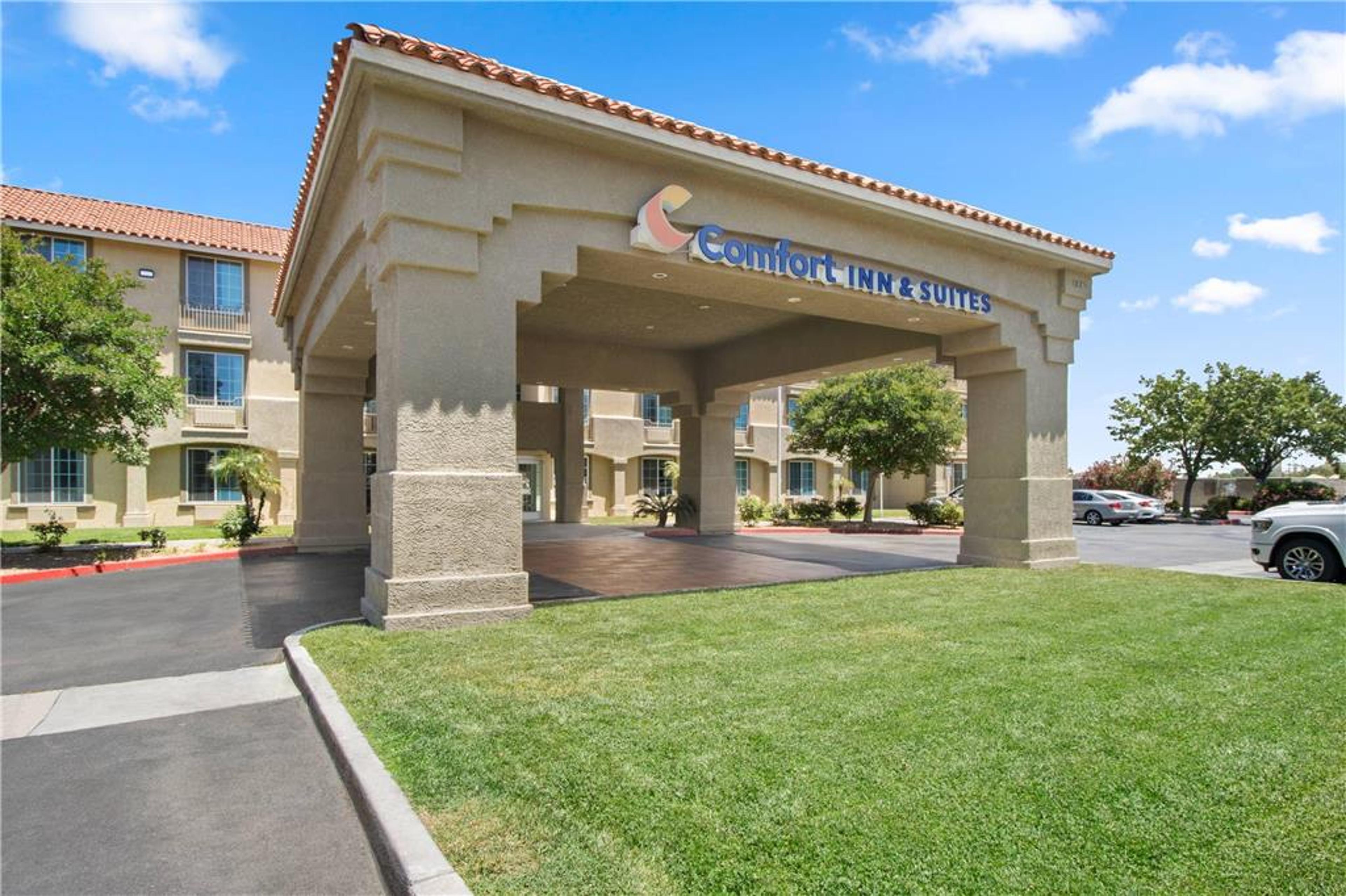 COMFORT INN AND SUITES LANCASTER AN