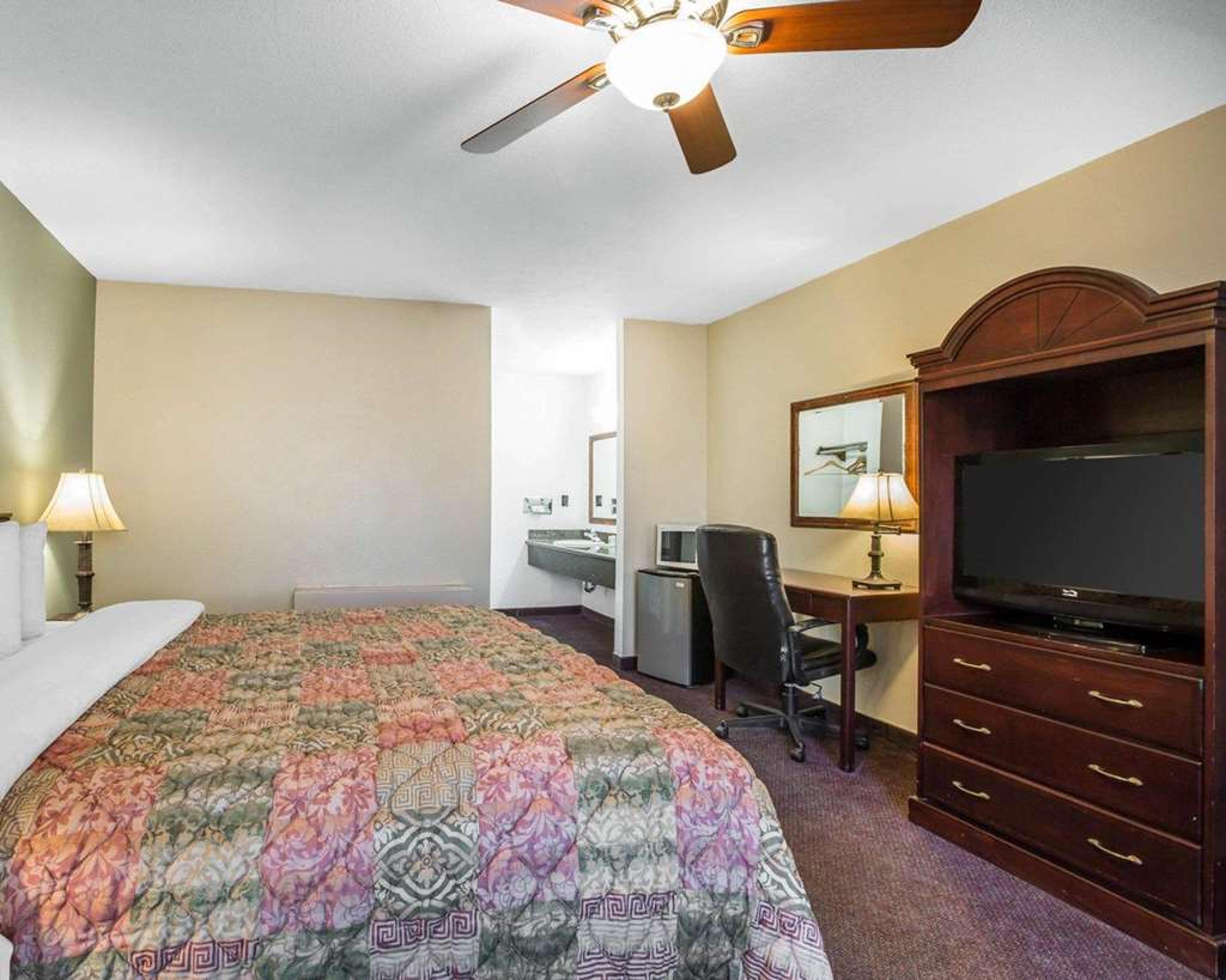 QUALITY INN AND SUITES
