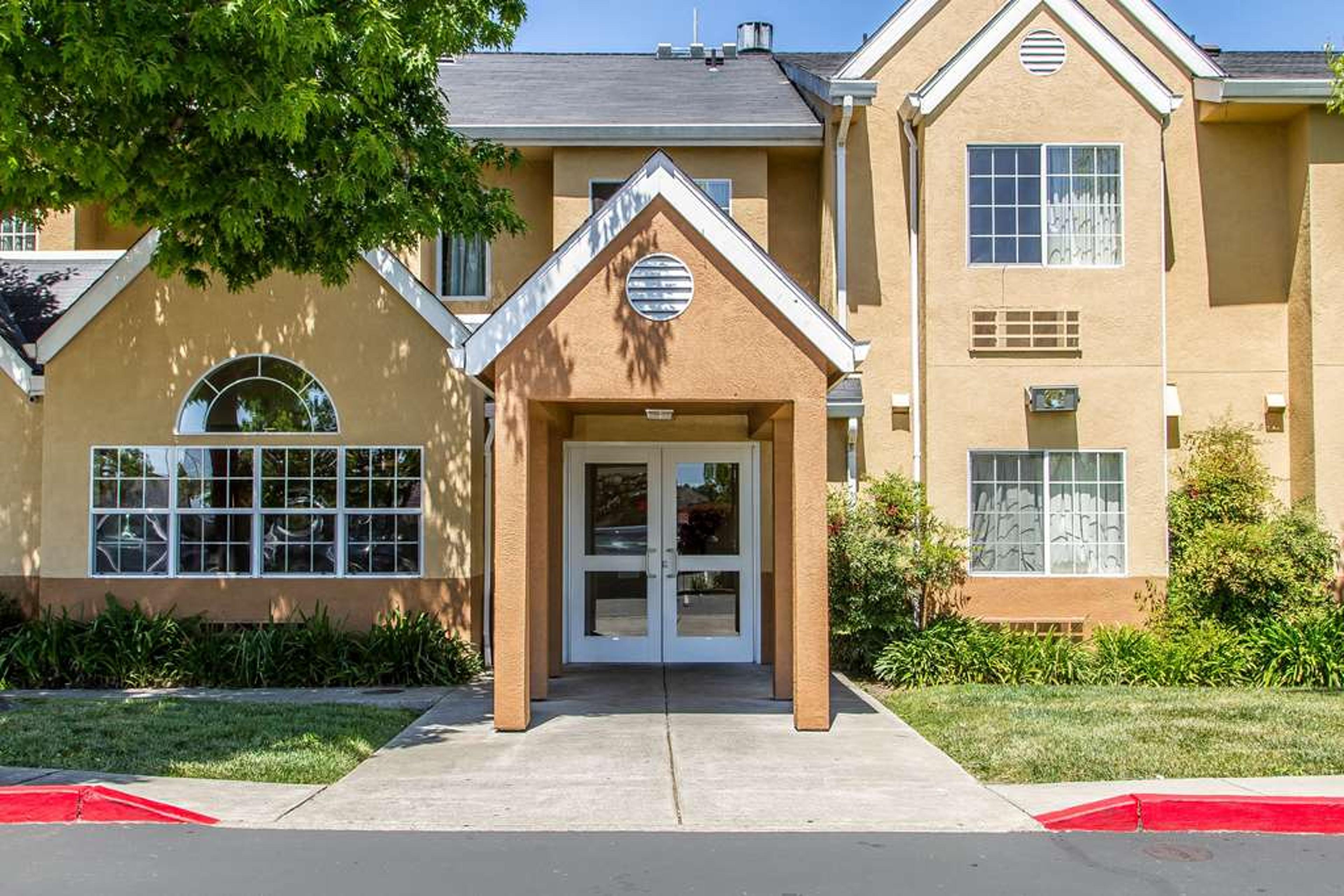 QUALITY INN AND SUITES SANTA ROSA