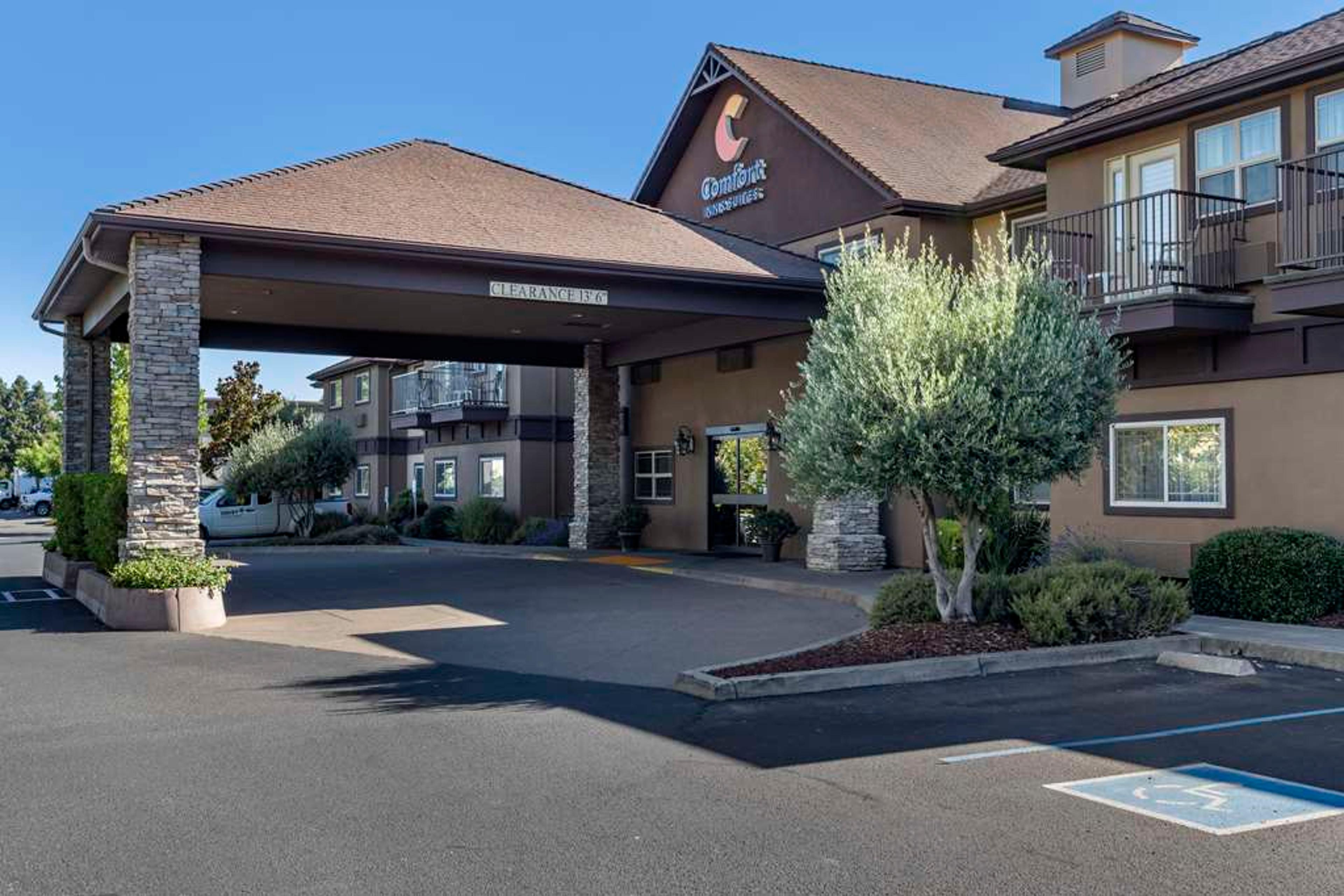 COMFORT INN AND SUITES UKIAH MENDOC