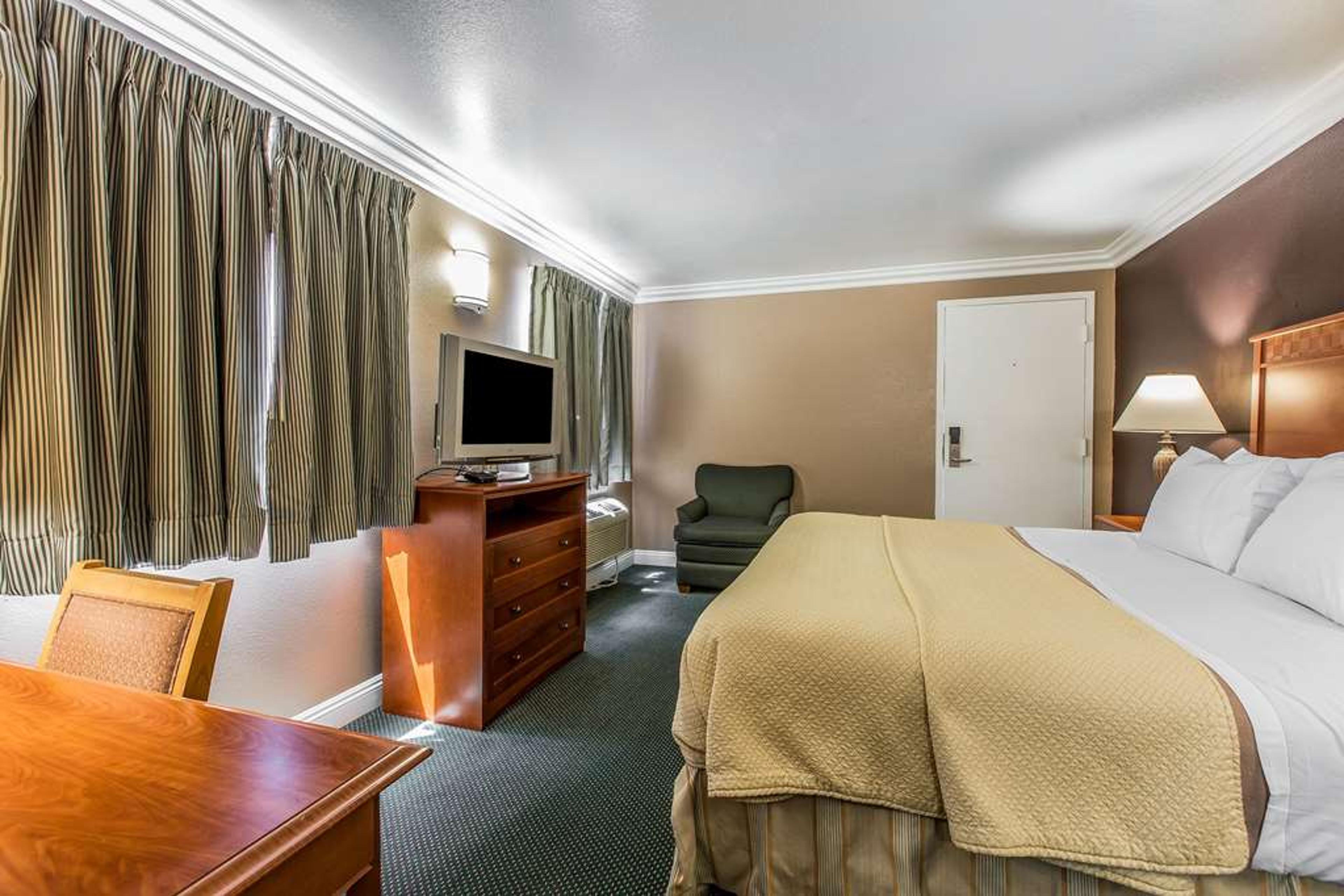 RODEWAY INN