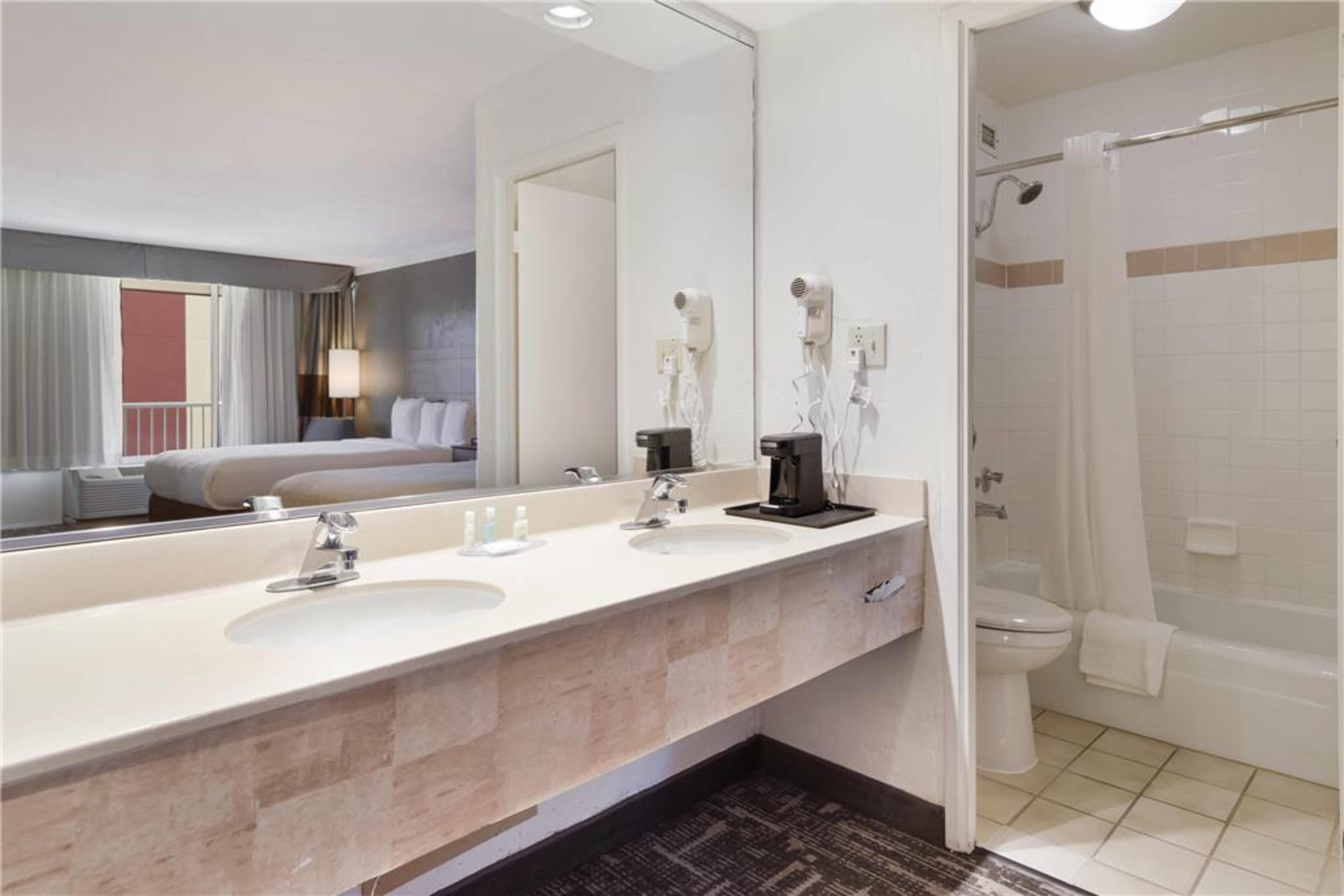 CLARION HOTEL CONCORD WALNUT CREEK