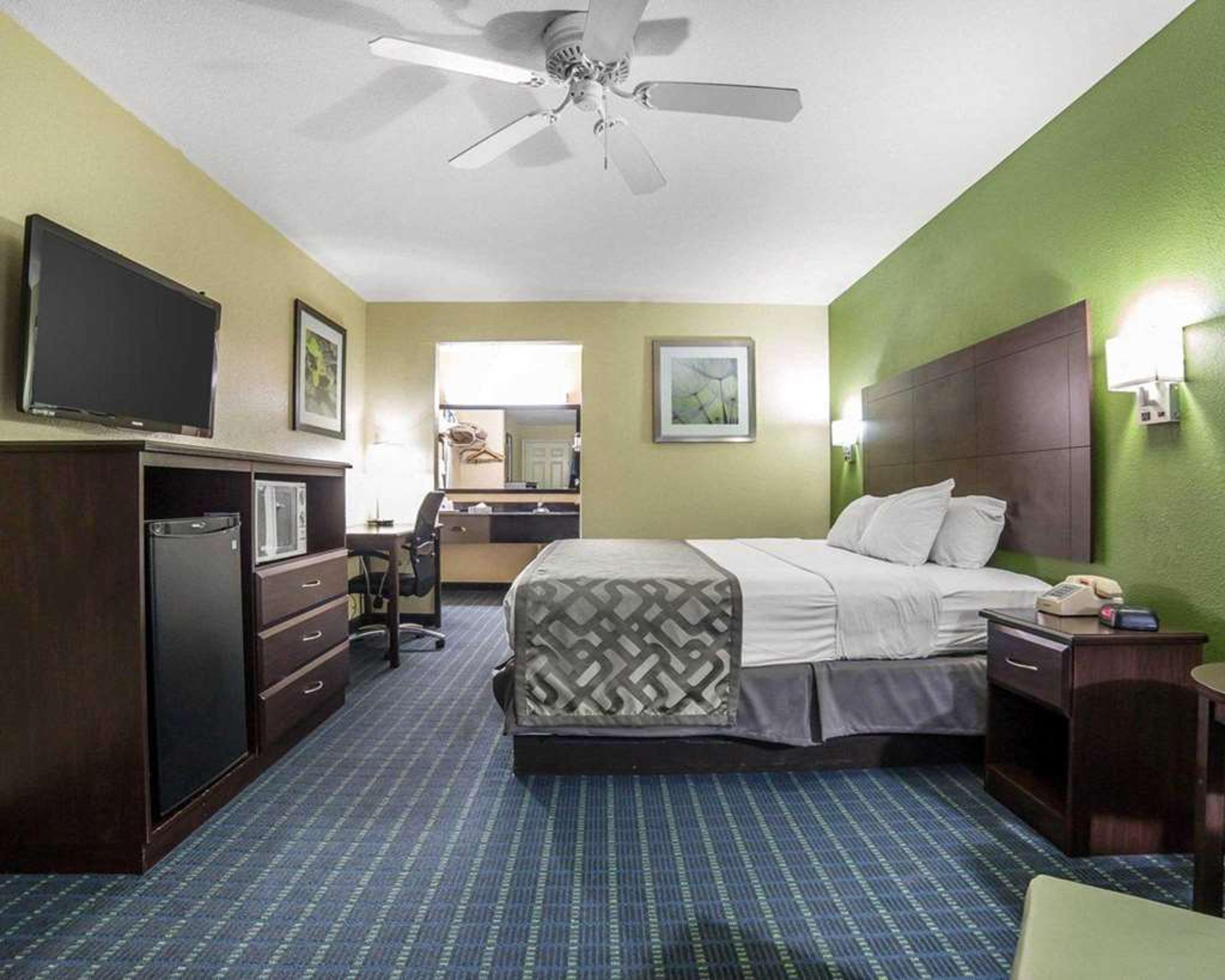 Rodeway Inn & Suites Needles