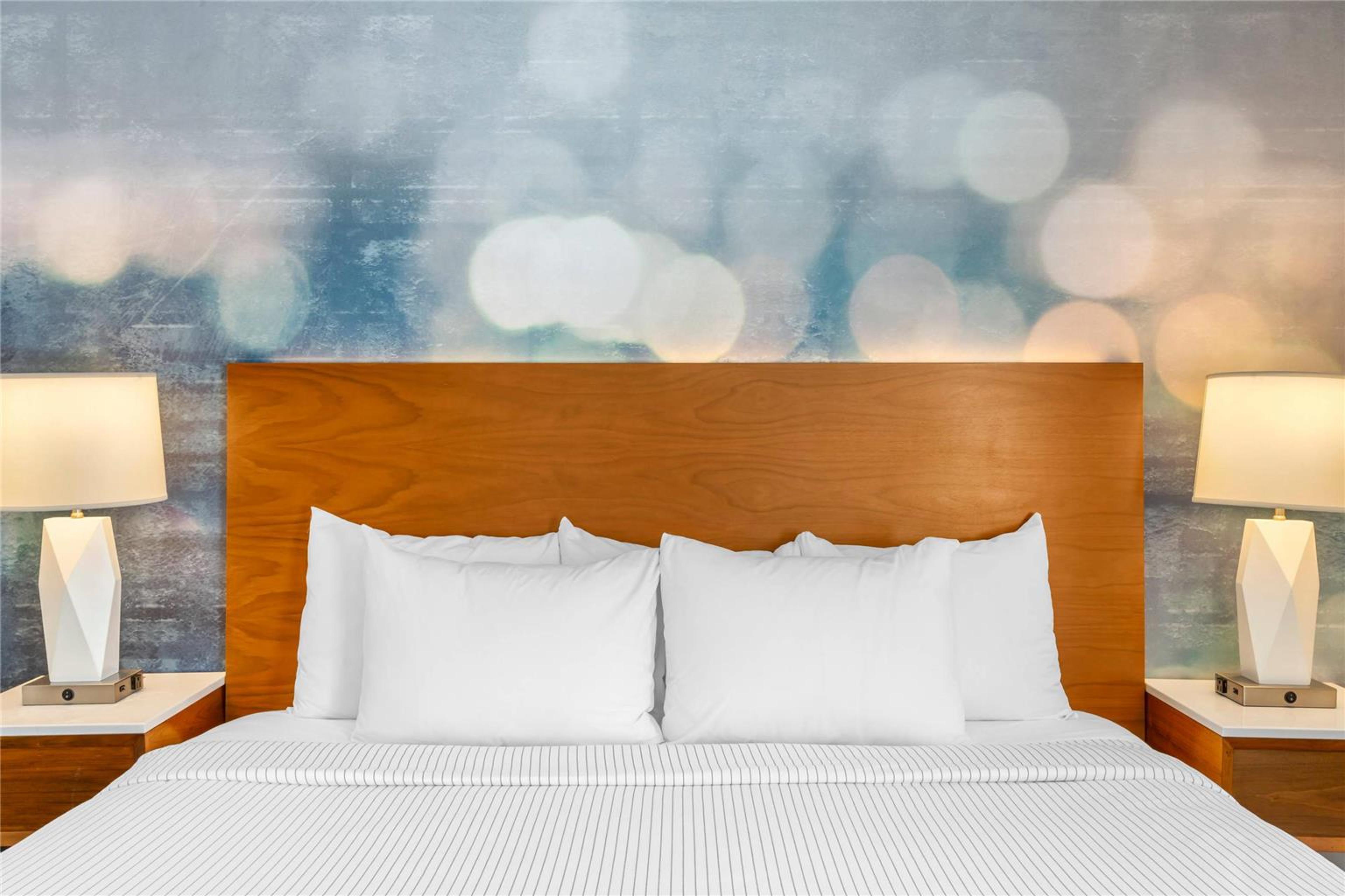 CAMBRIA HOTEL LAX