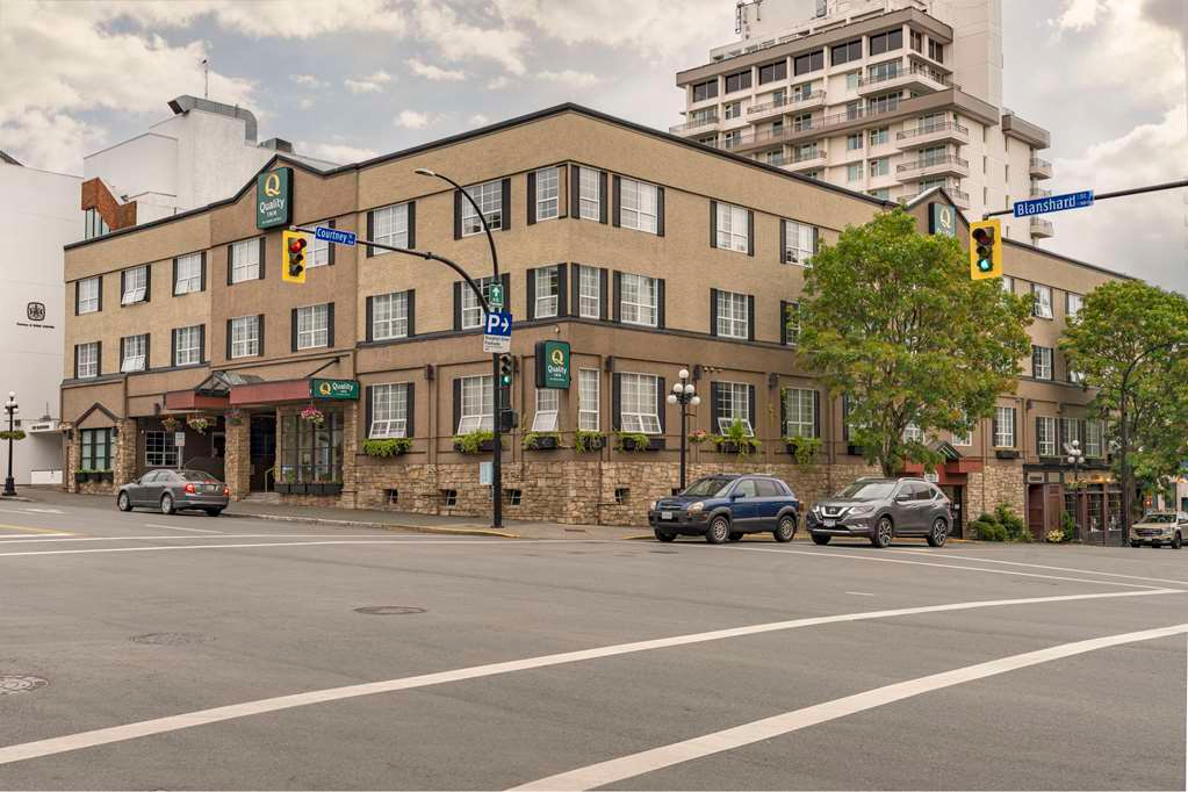 QUALITY INN DOWNTOWN INNER HARBOUR