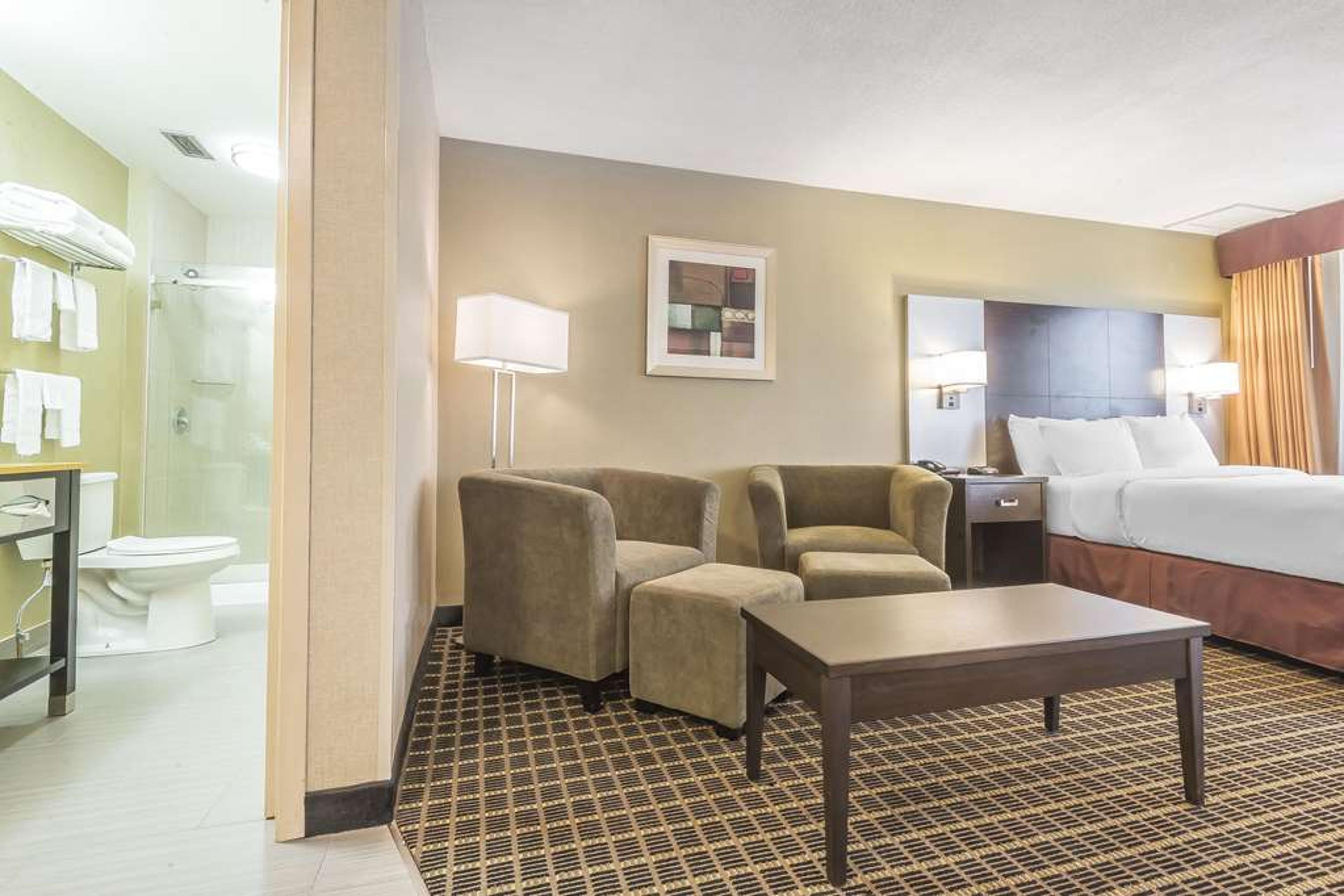 QUALITY INN AND SUITES DOWNTOWN