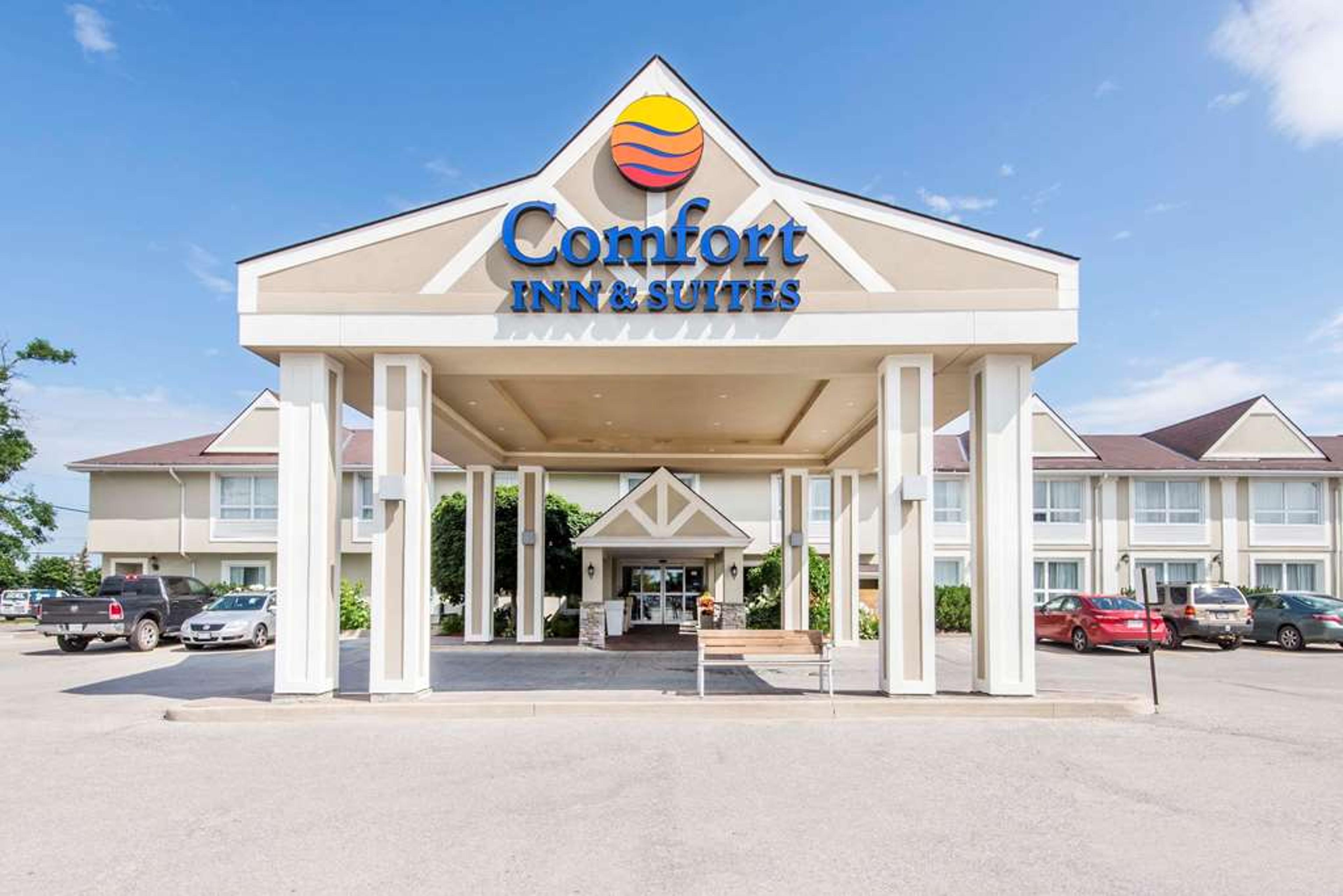 COMFORT INN & SUITES