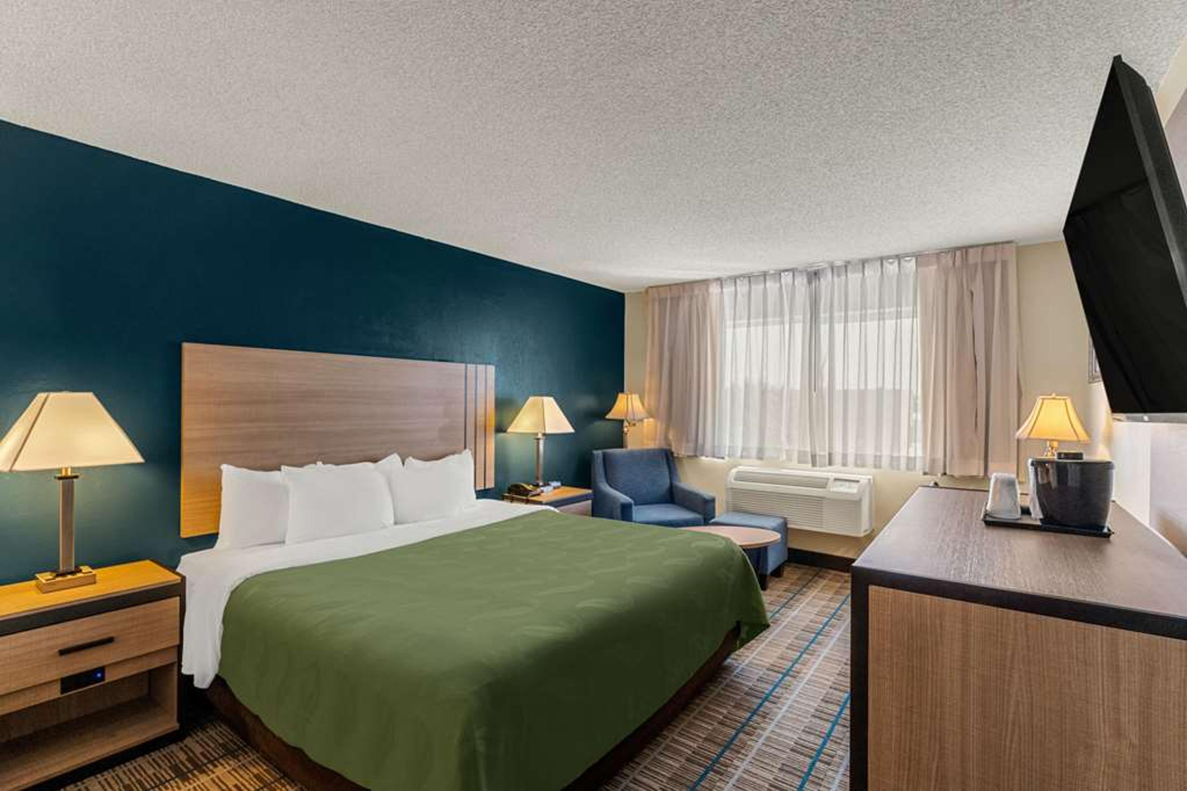 QUALITY INN DENVER NORTHEAST BRIGHT