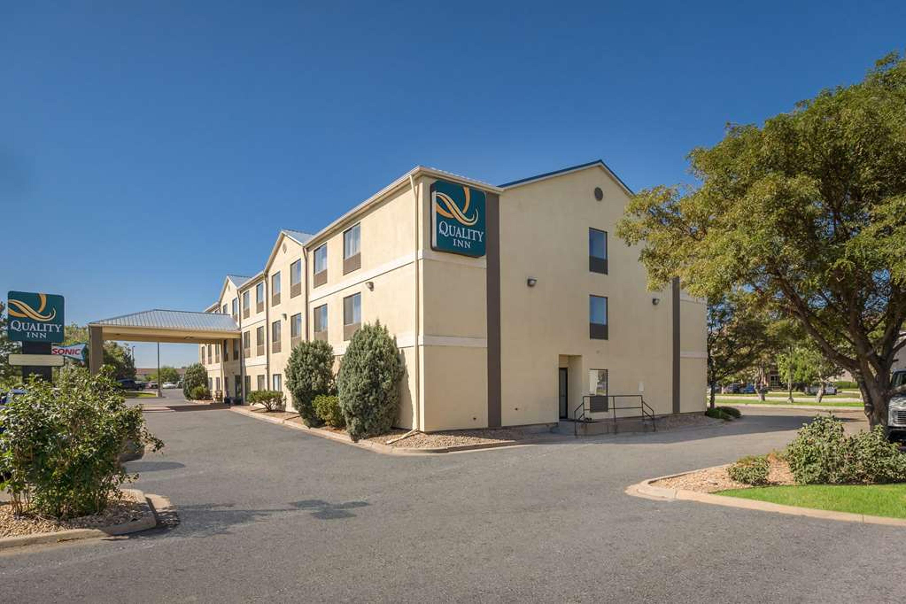 QUALITY INN DENVER NORTHEAST BRIGHT