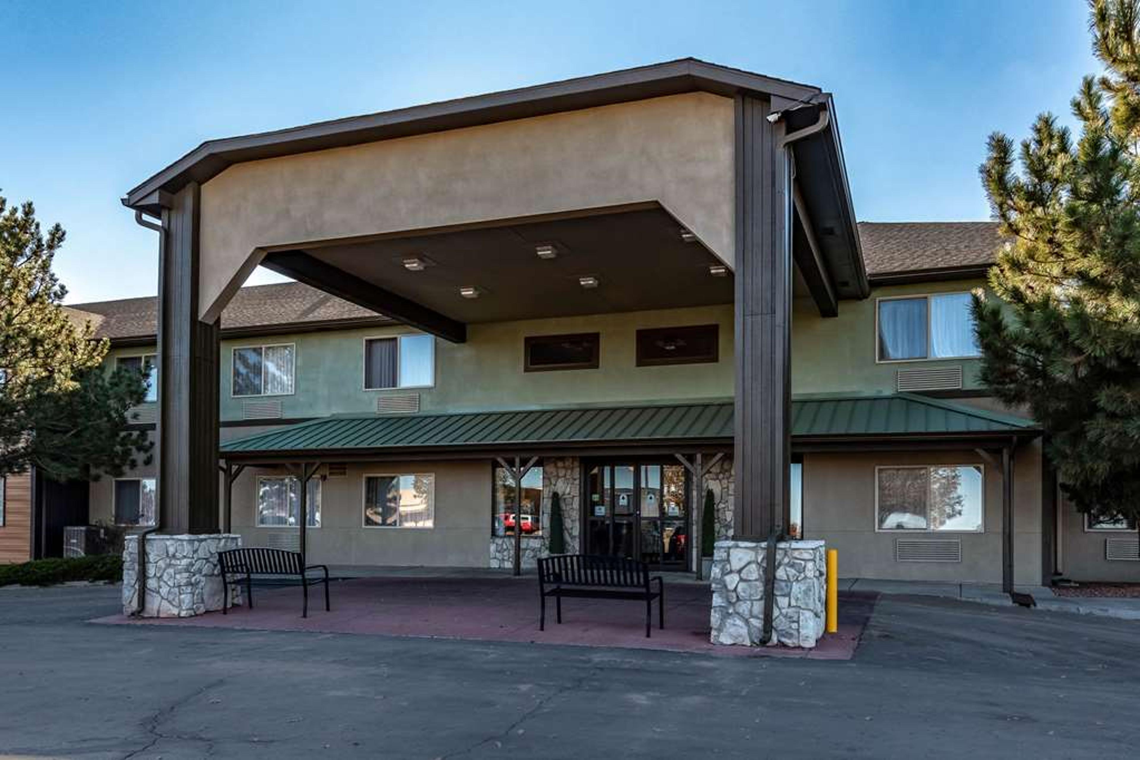 QUALITY INN AND SUITES WEST