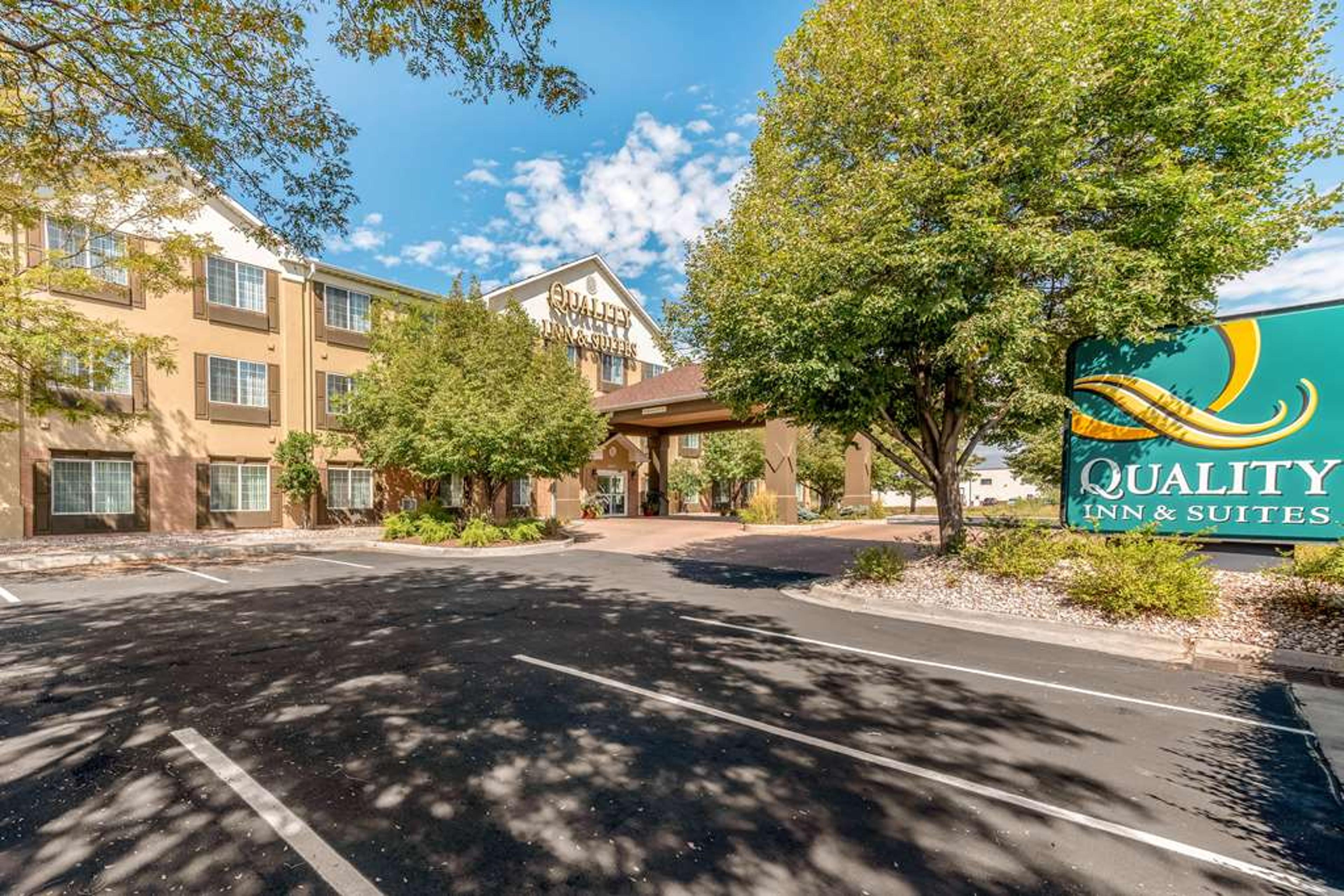 QUALITY INN AND SUITES UNIVERSITY F