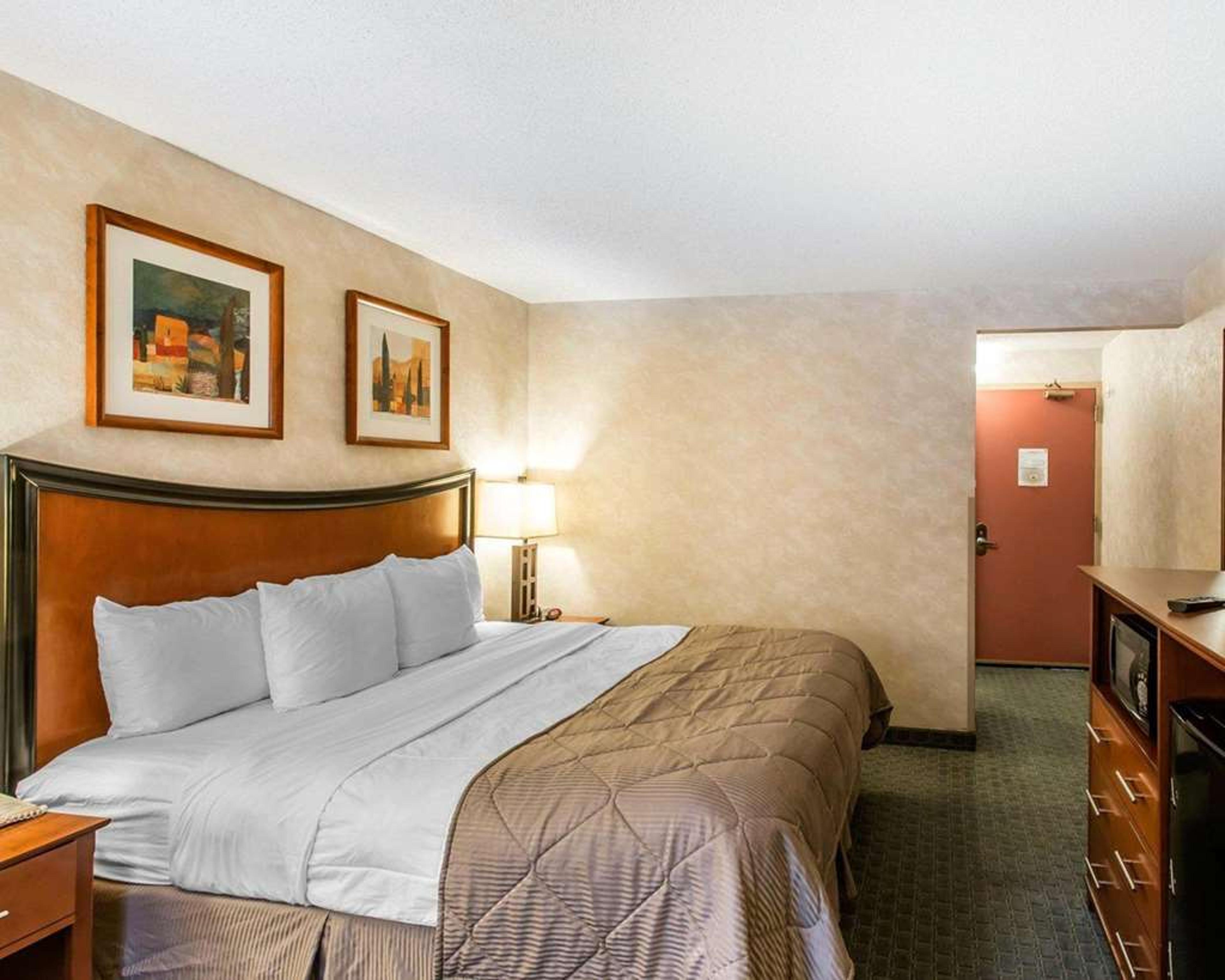 CLARION HOTEL AND CONFERENCE CENTER