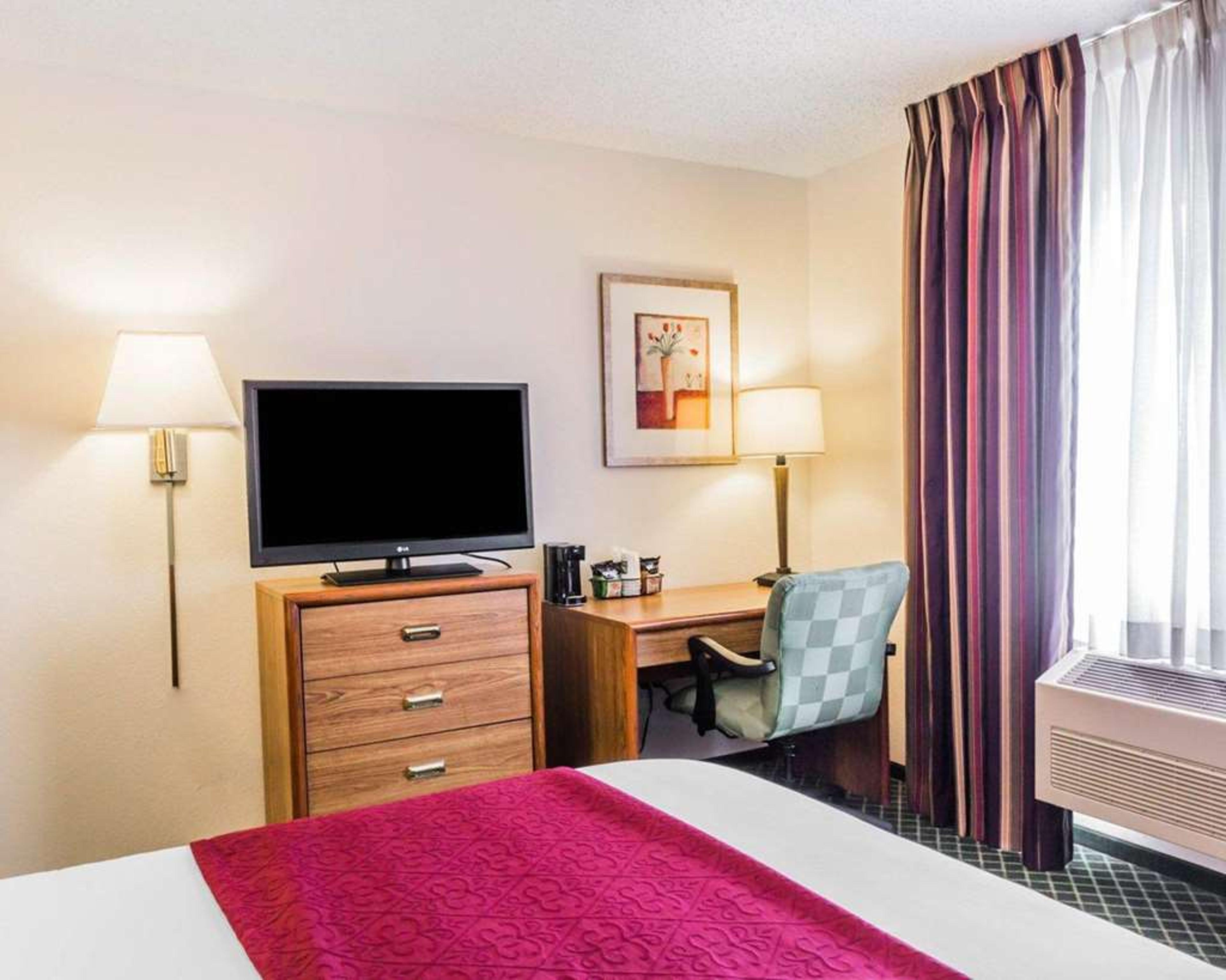 QUALITY INN AND SUITES GOLDEN