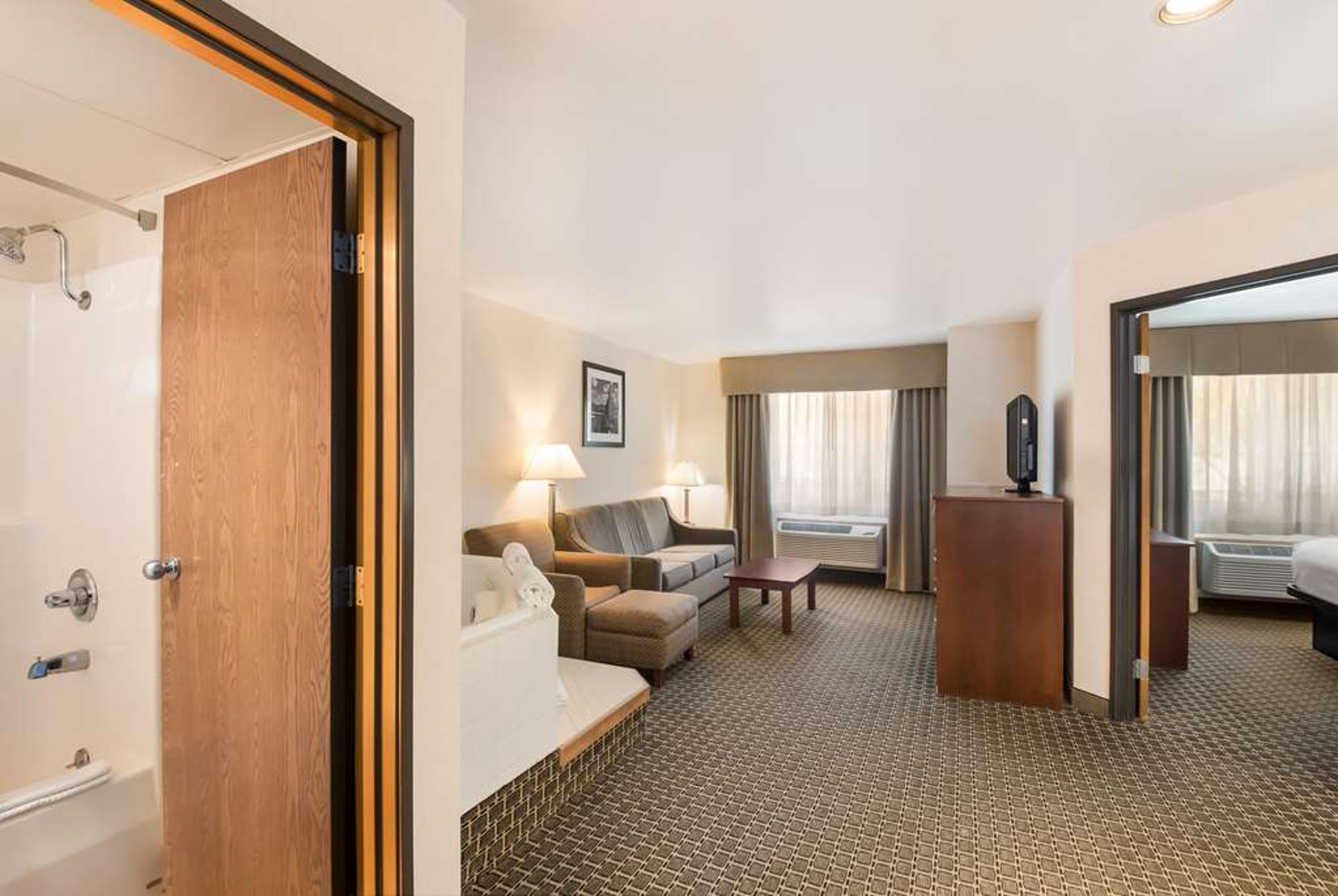 QUALITY INN AND SUITES STEAMBOAT SP