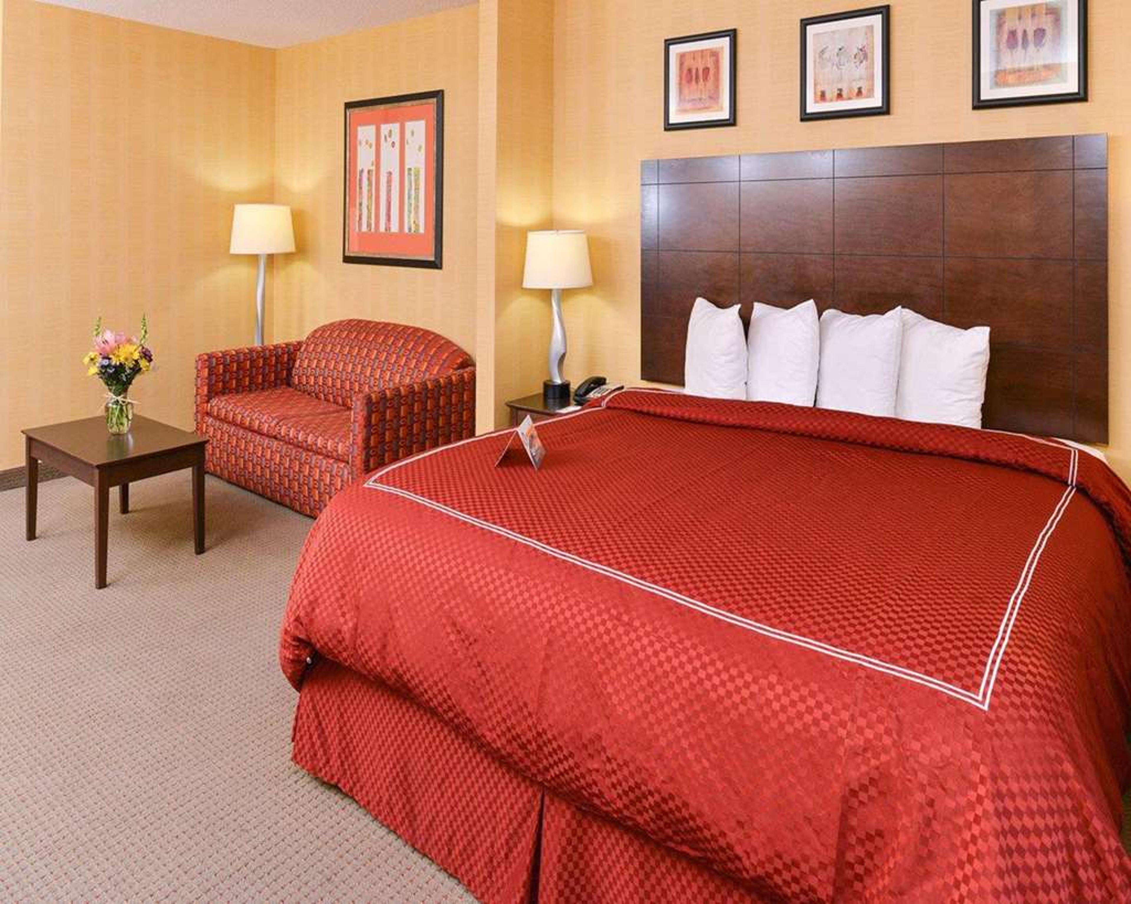 QUALITY SUITES