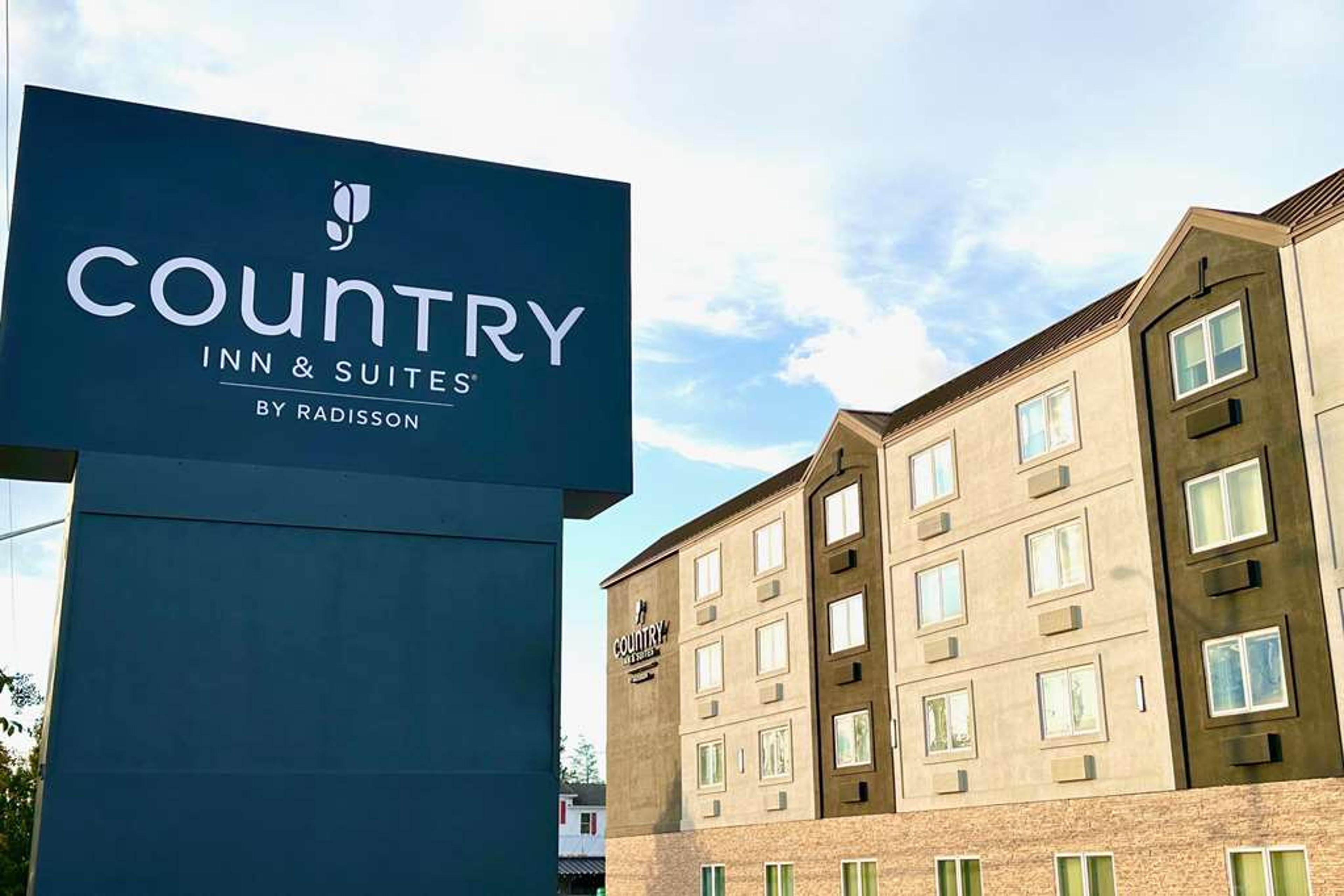 COUNTRY INN AND SUITES BY RADISSON