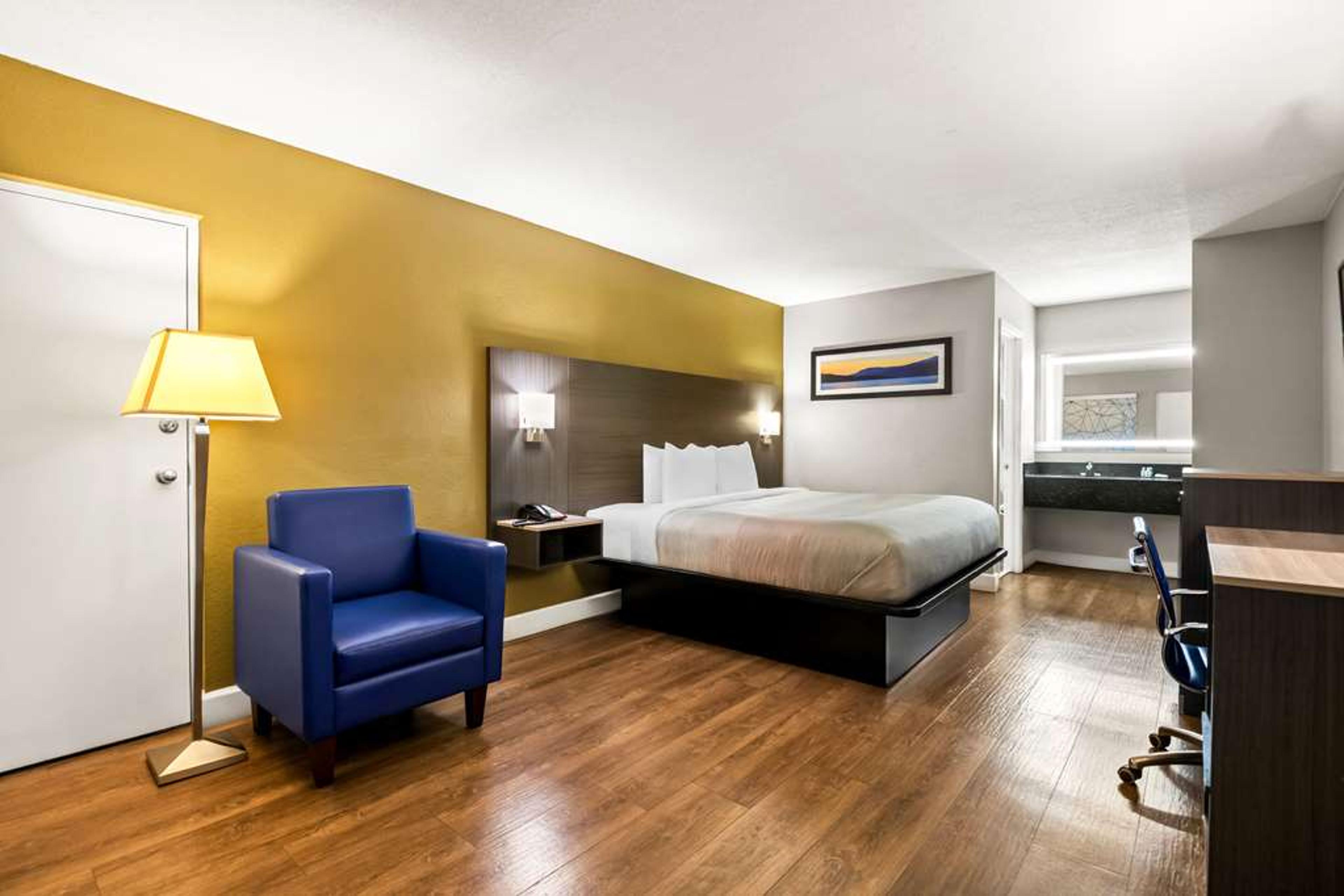 QUALITY INN NEAR BLUE SPRING