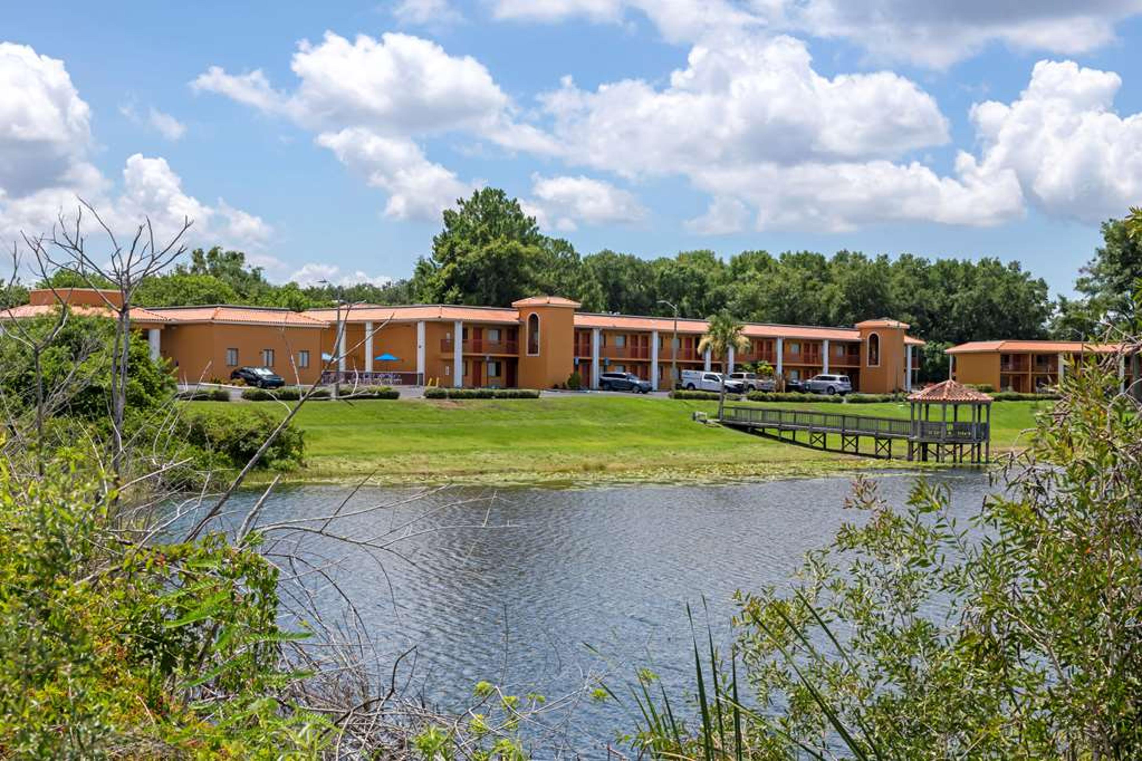 QUALITY INN AND SUITES MT DORA N