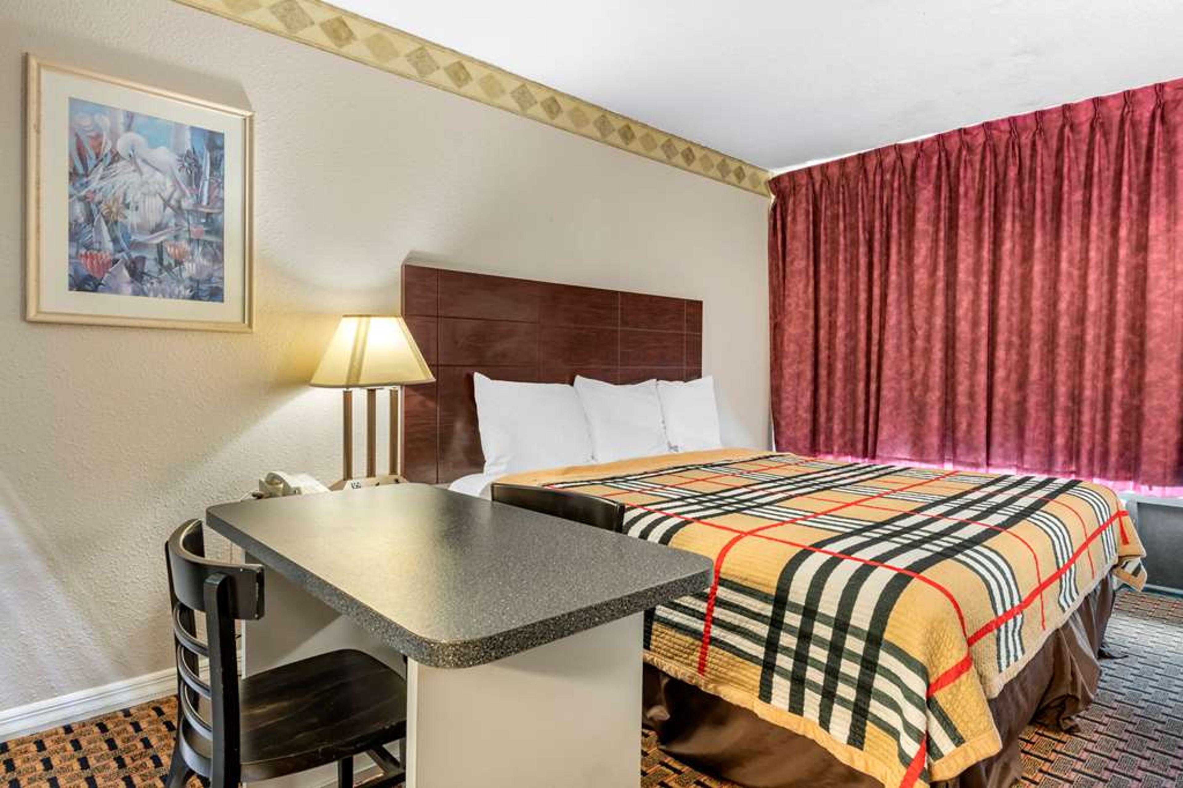 RODEWAY INN