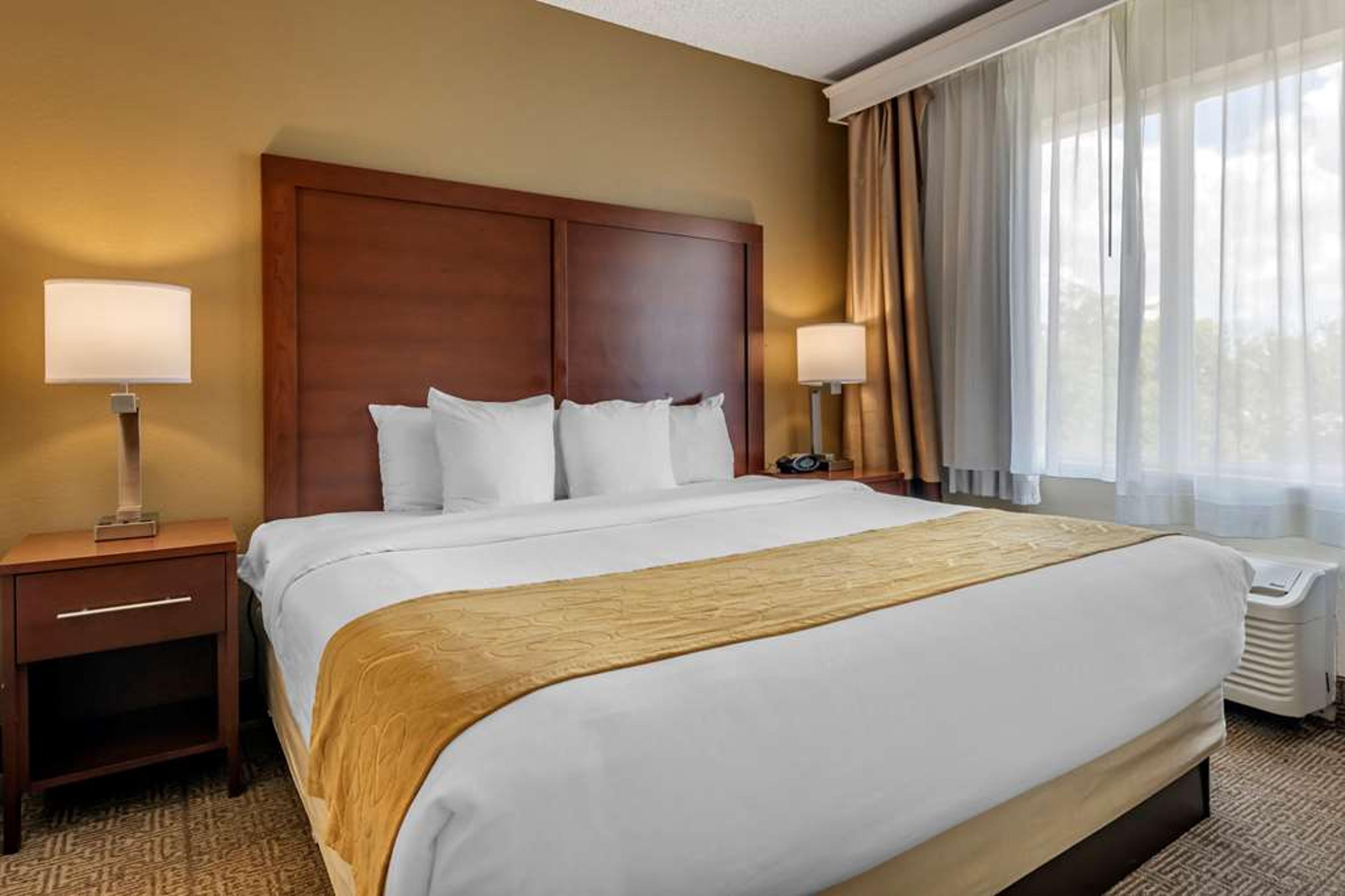 COMFORT SUITES SAWGRASS