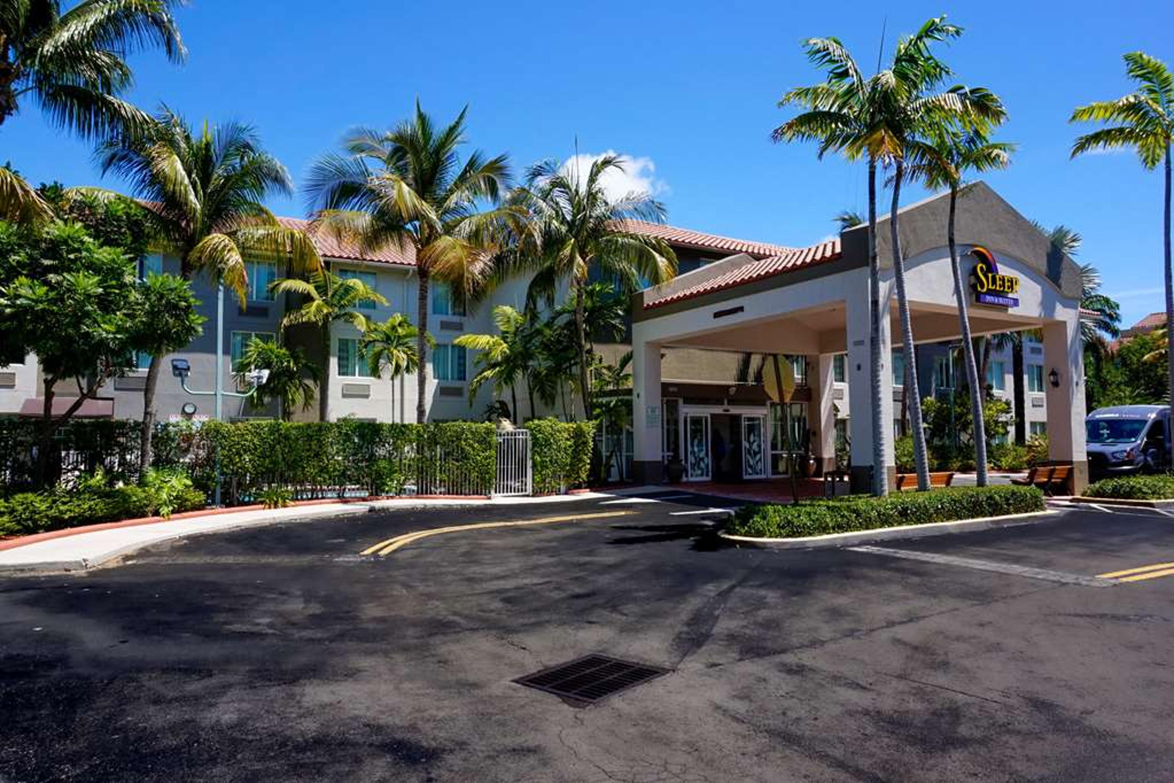 SLEEP INN & SUITES FT LAUDERDALE IN