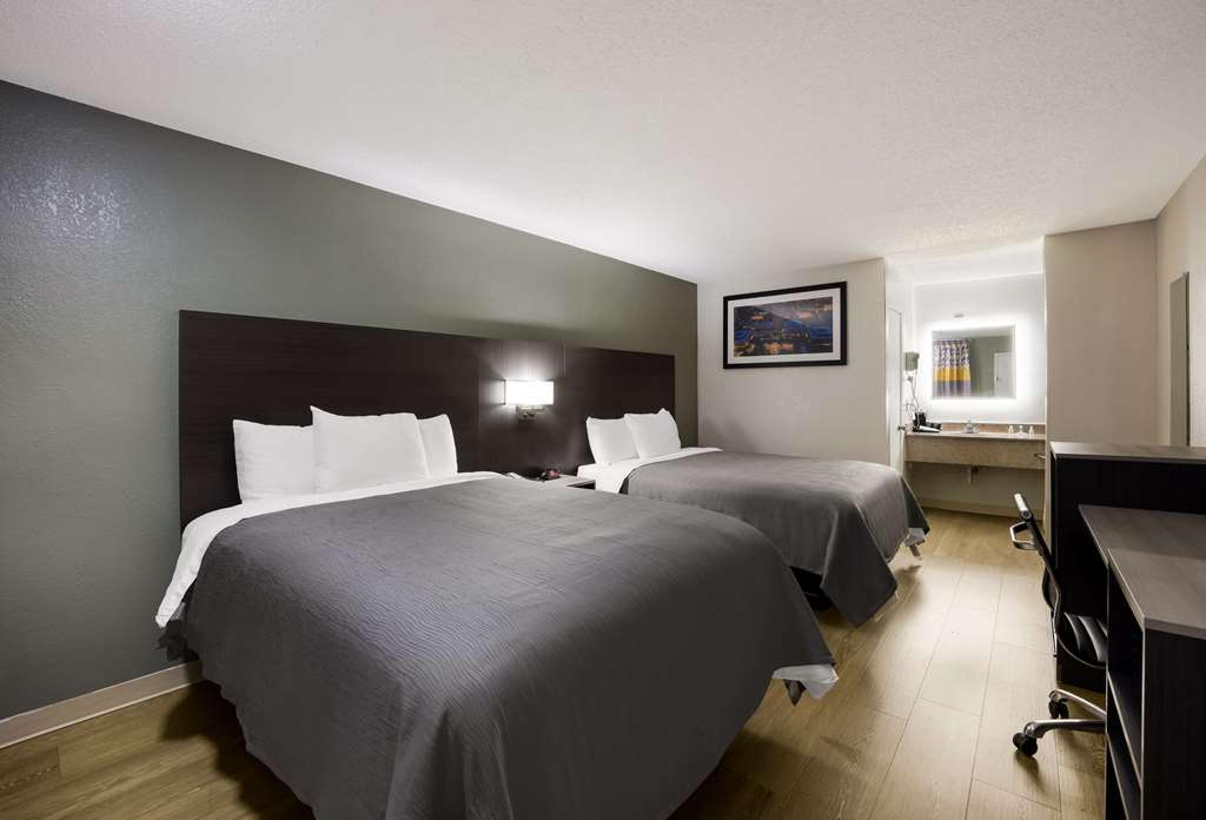 HOWARD JOHNSON EXPRESS INN - T