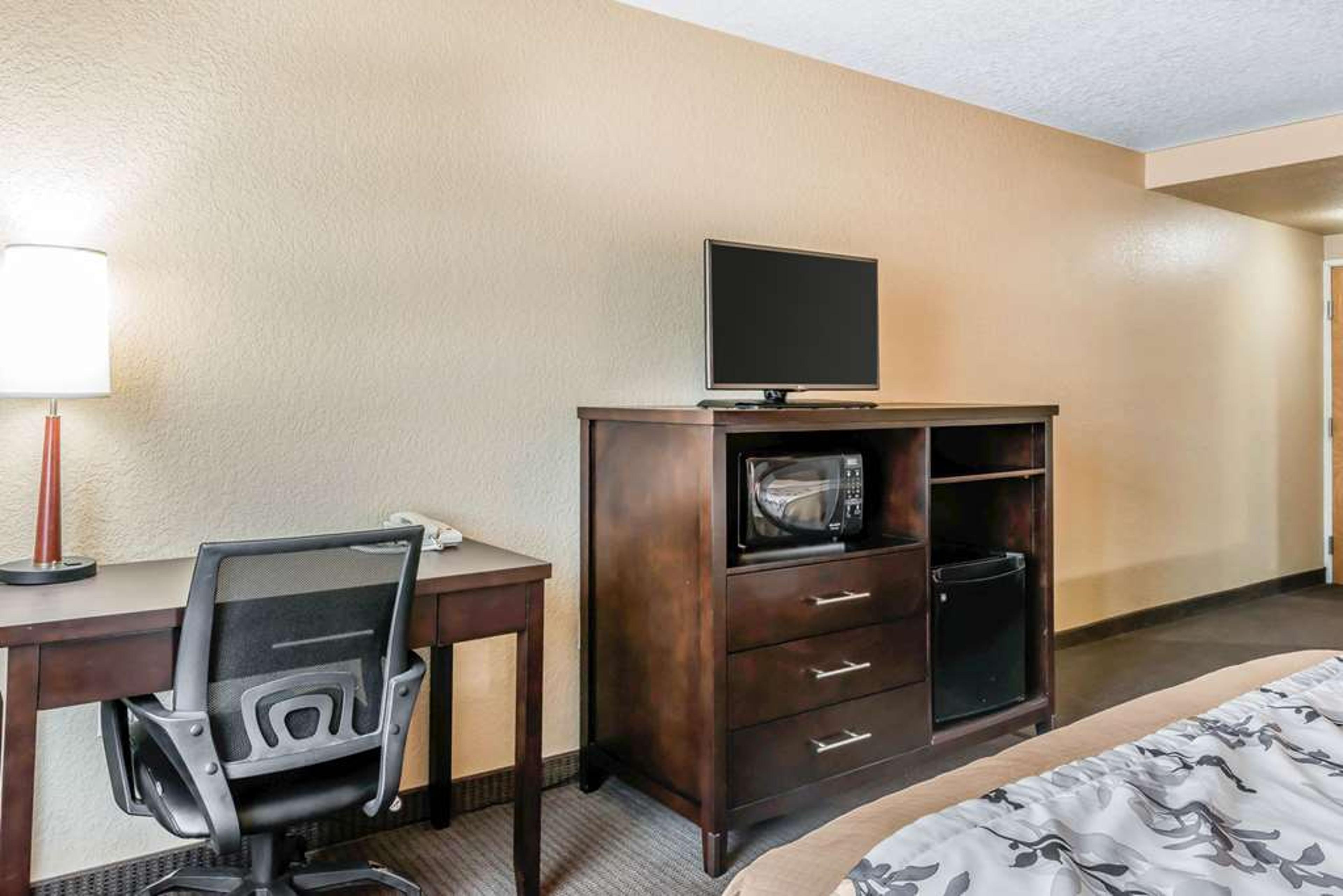SLEEP INN AND SUITES OCALA - BELLEV